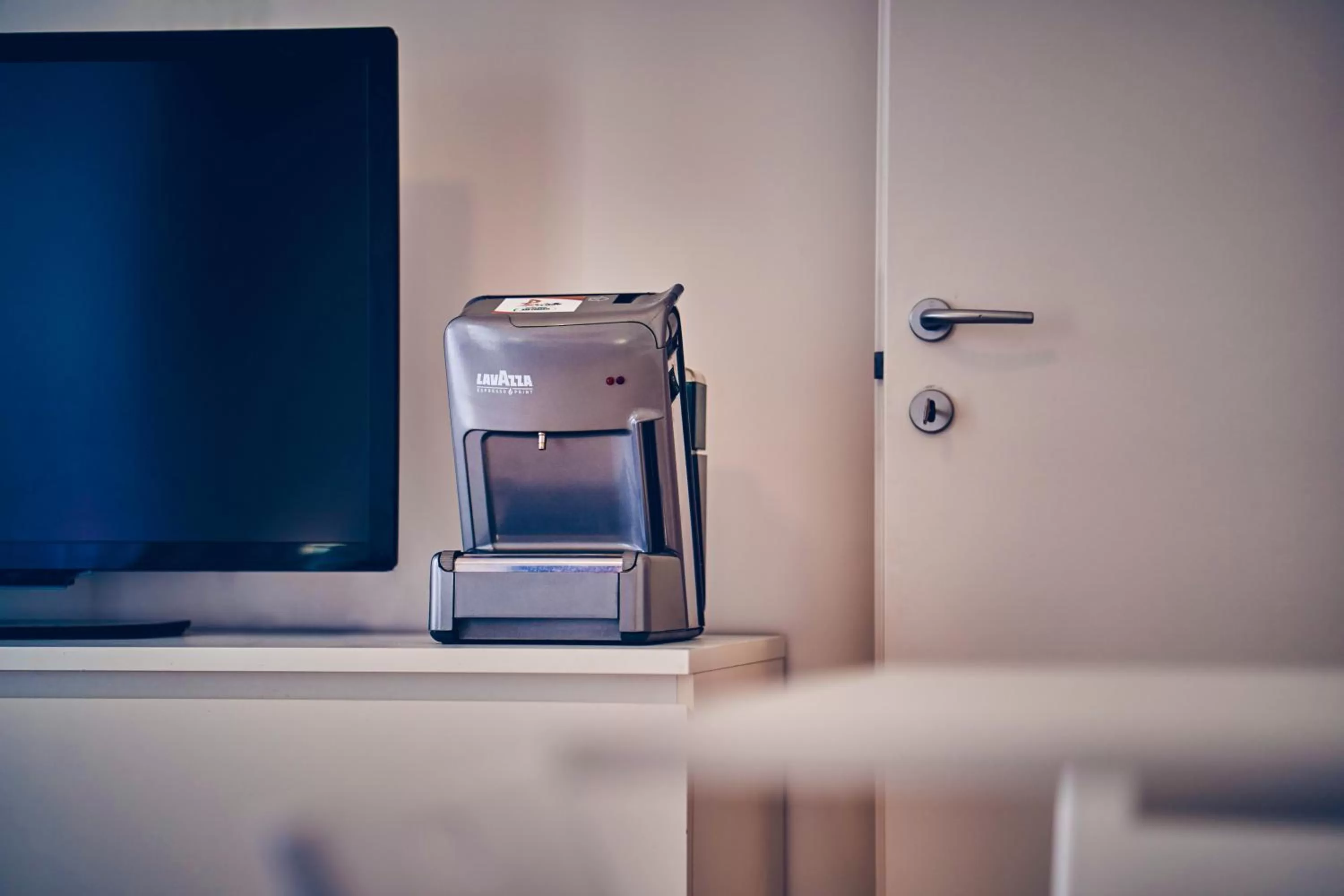 TV/Entertainment Center in Travelershome 7metri