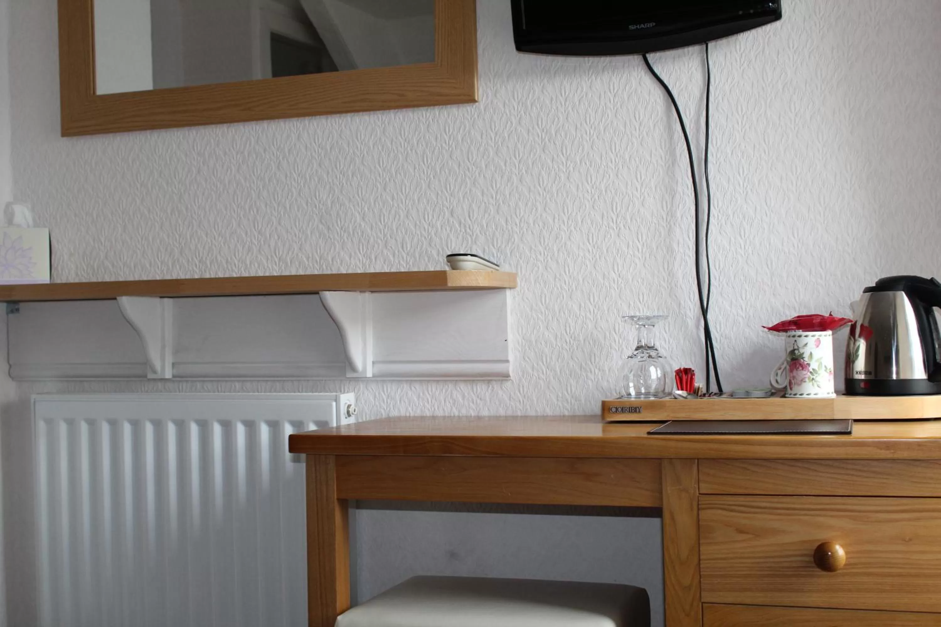 Coffee/tea facilities in The Bay House Lake View Guest House - Adults Only