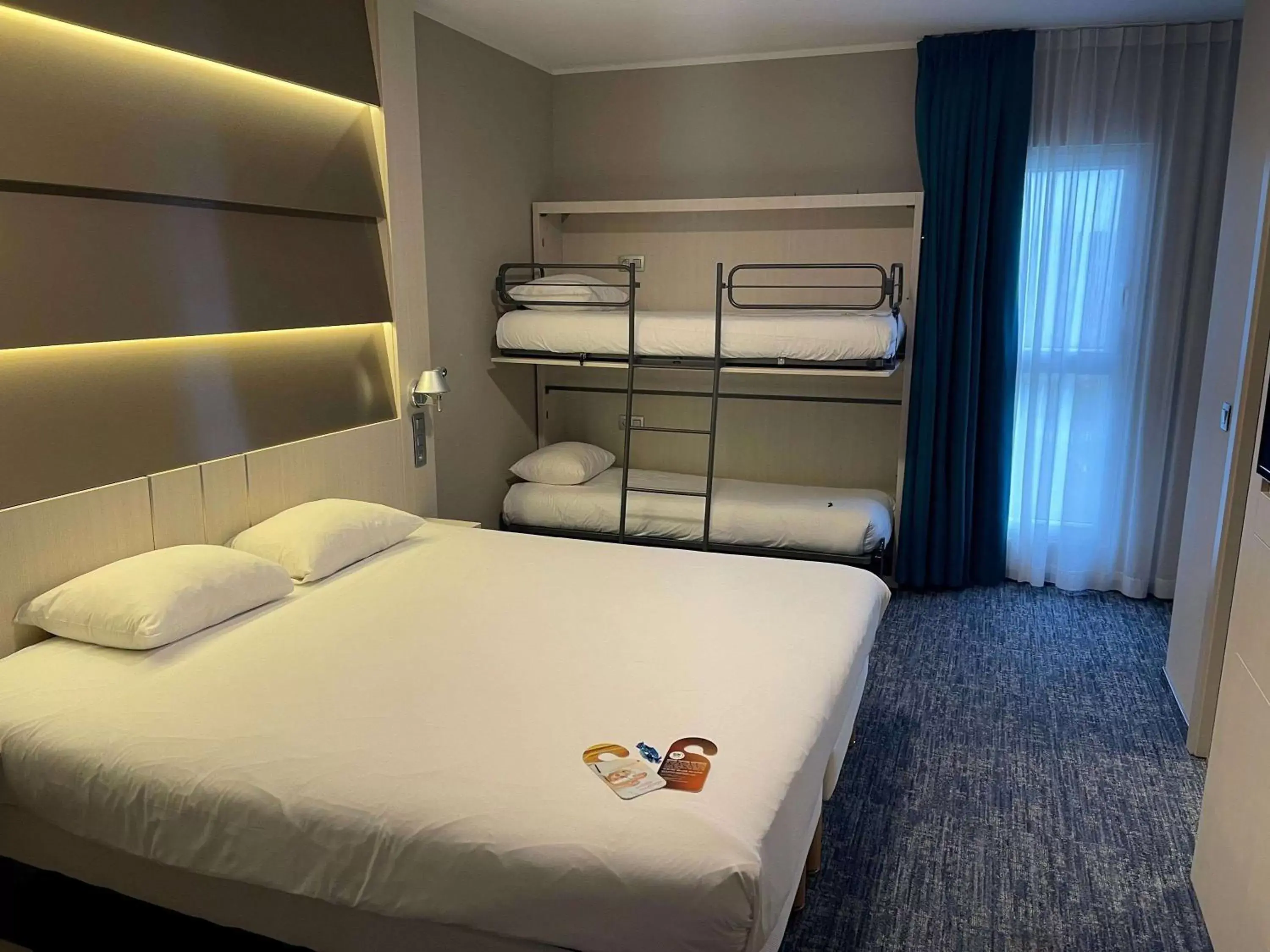 Bedroom, Bunk Bed in ibis Styles Nivelles