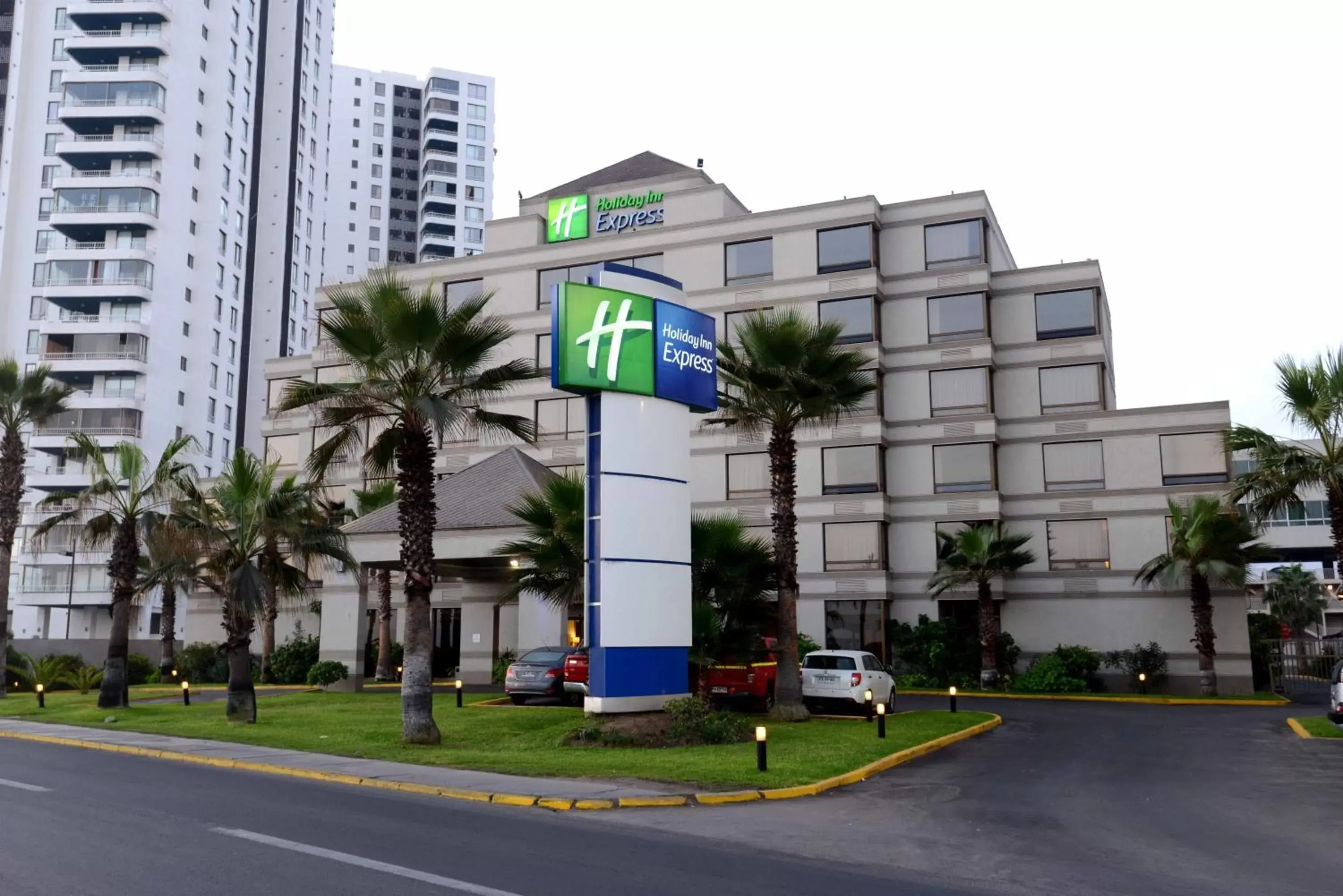 Property Building in Holiday Inn Express - Iquique, an IHG Hotel