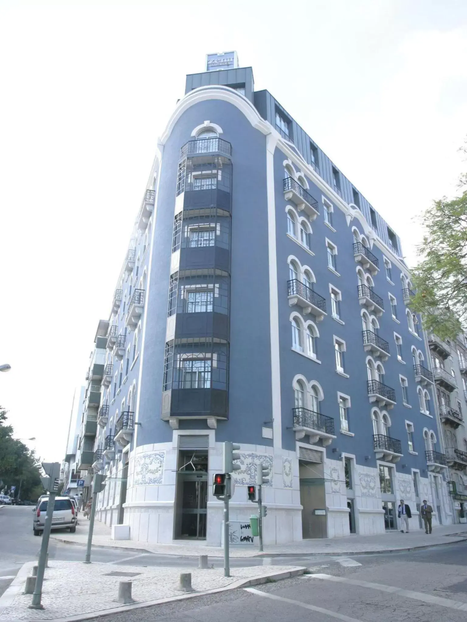 Facade/entrance, Property Building in Zenit Lisboa
