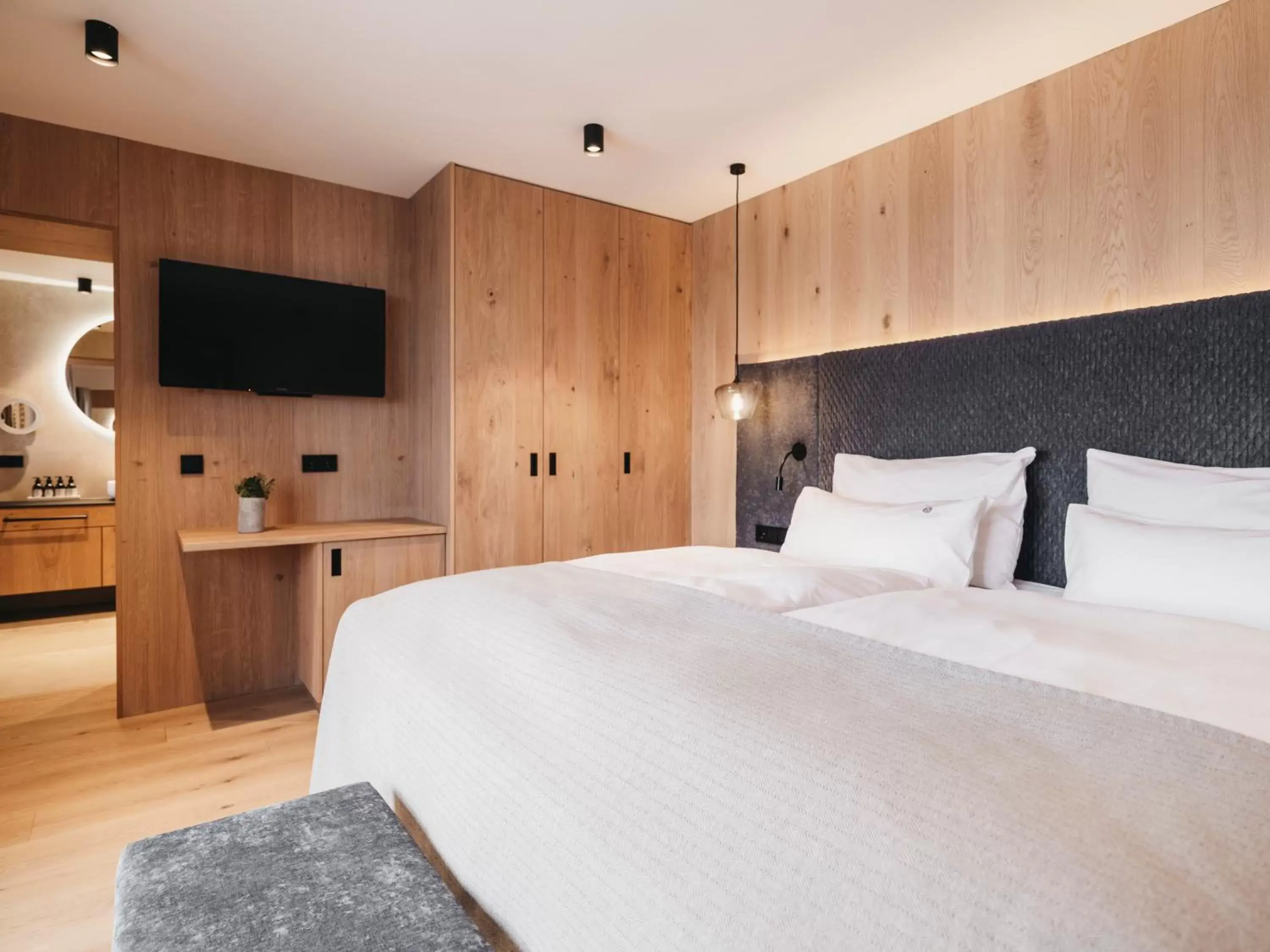 Bedroom, Bed in Hotel Oberforsthof
