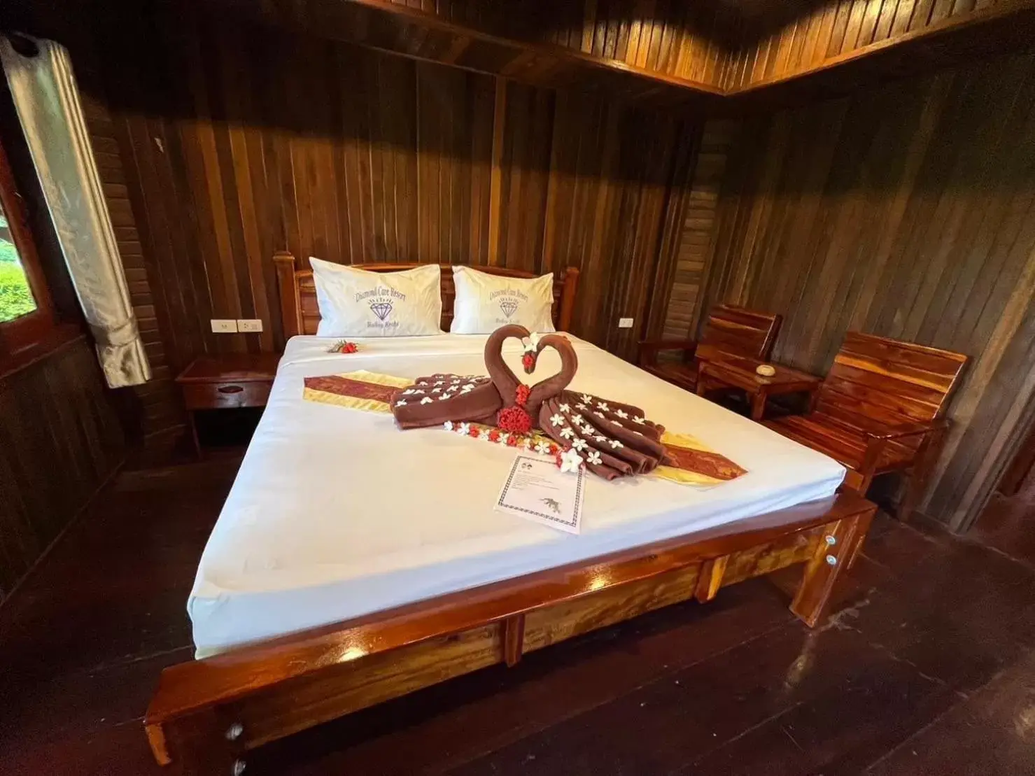 Bedroom, Bed in Diamond Beach Resort