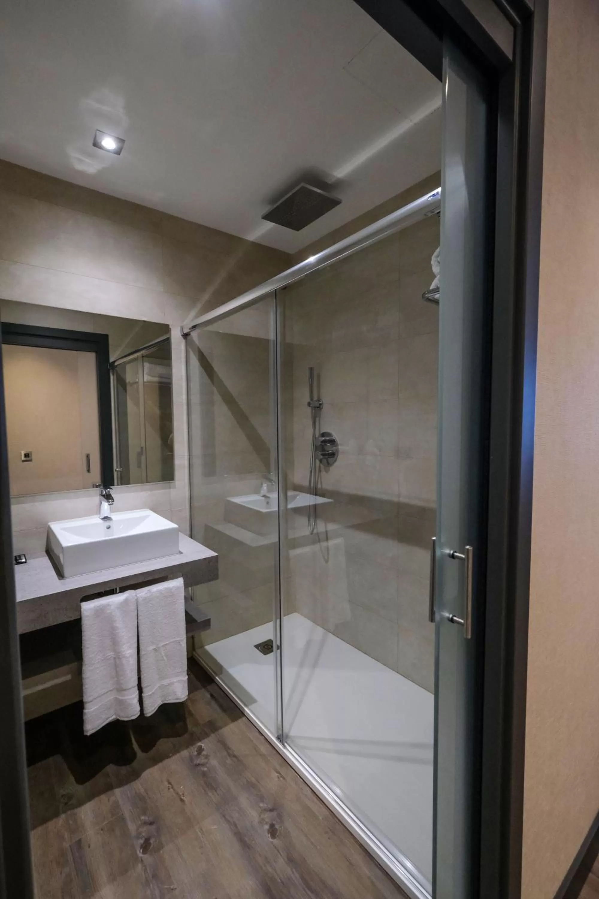 Bathroom in LD Sevilla