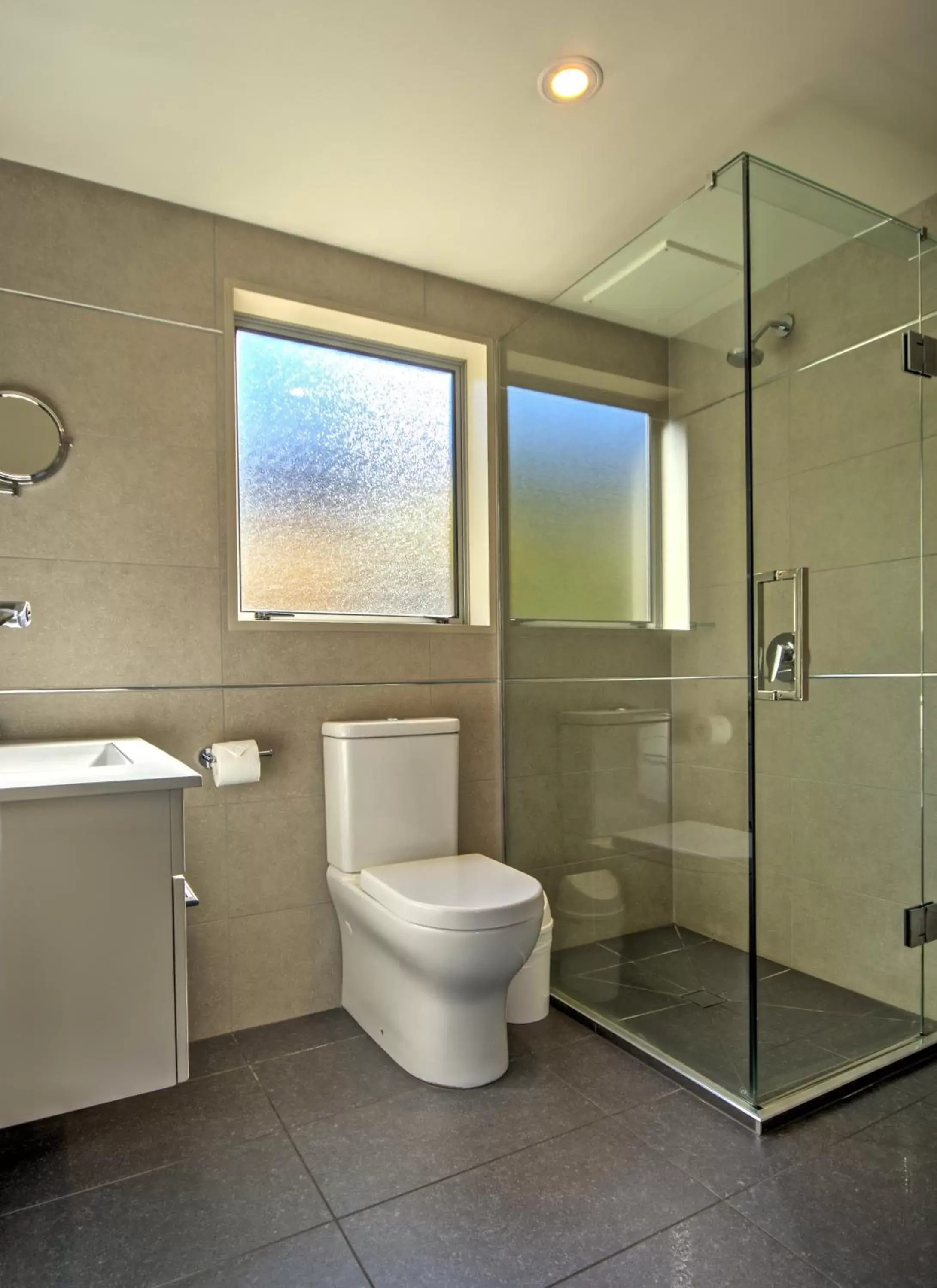 Bathroom in Alexis Motel & Apartments