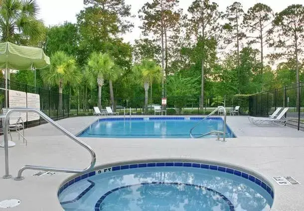 Swimming Pool in Fairfield Inn Suites Brunswick