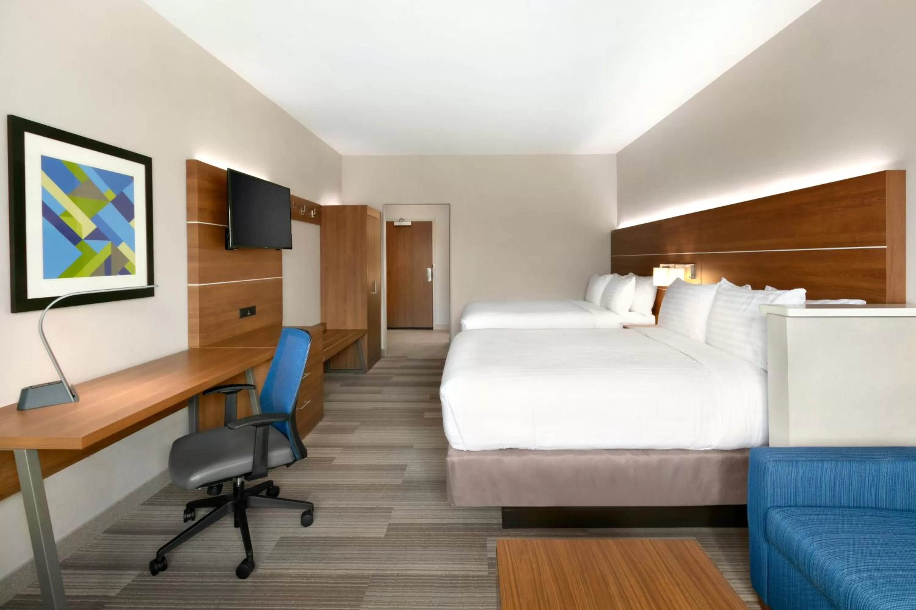 Photo of the whole room, Bed in Holiday Inn Express & Suites Salisbury by IHG