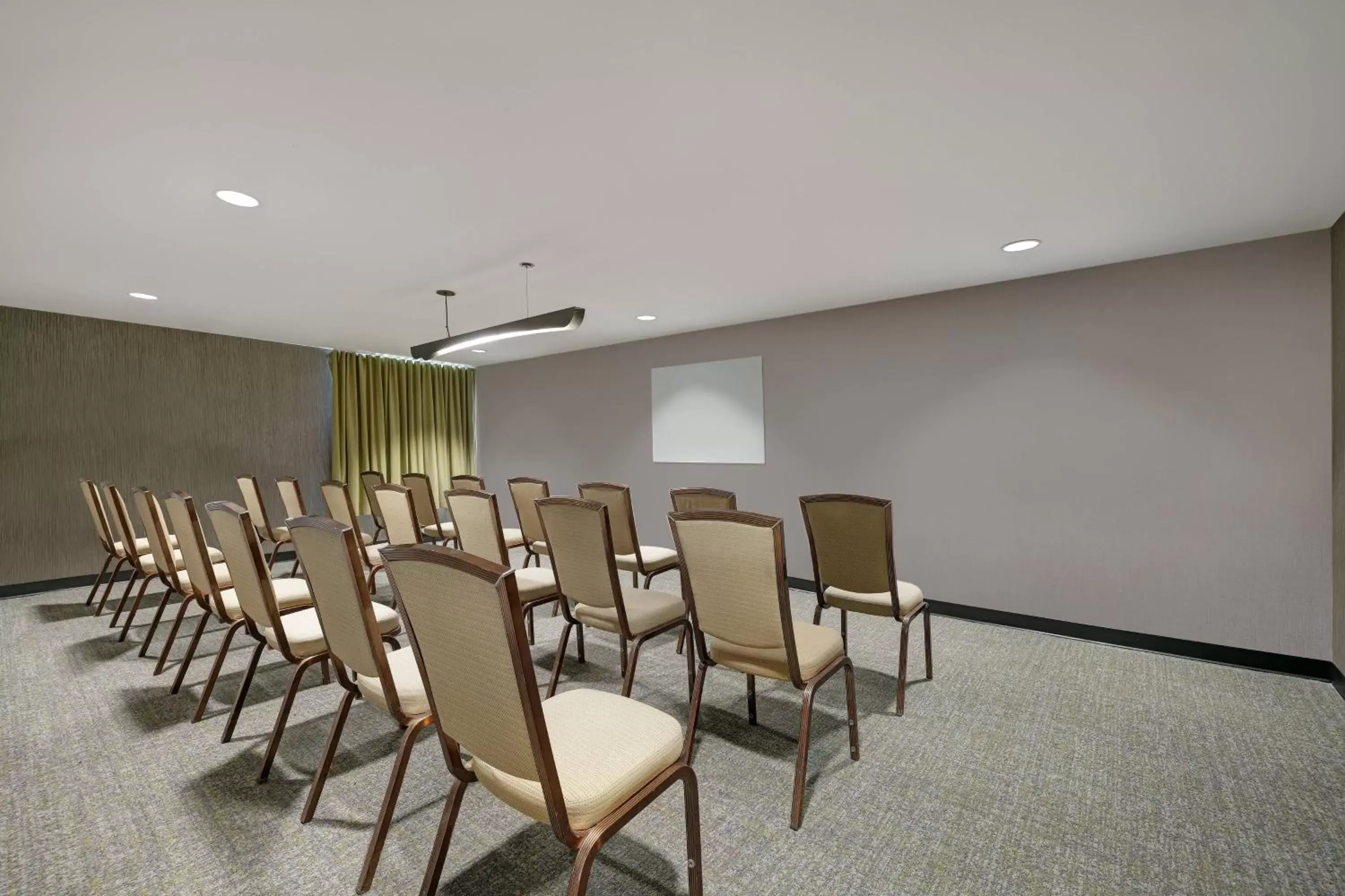 Meeting/conference room in SpringHill Suites by Marriott Palm Desert