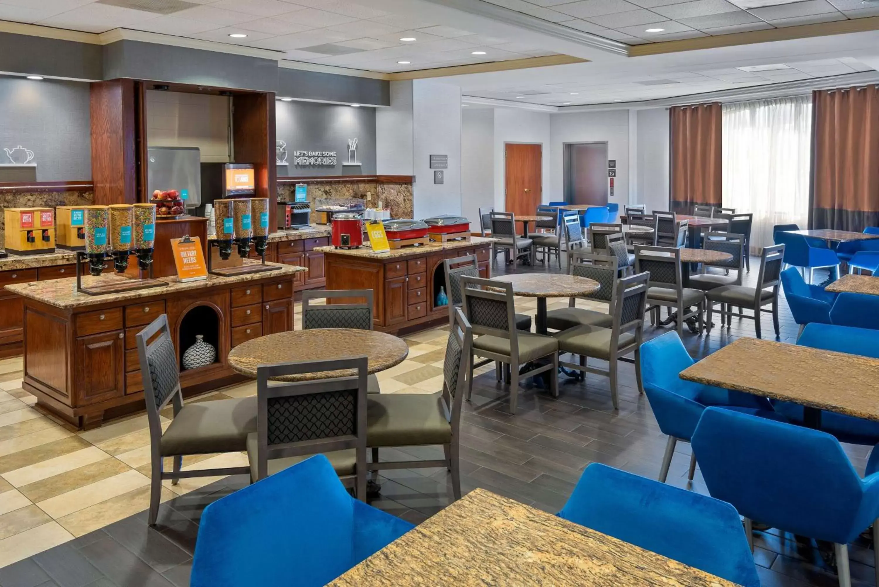 Breakfast, Restaurant/Places to Eat in Hampton Inn & Suites Country Club Plaza