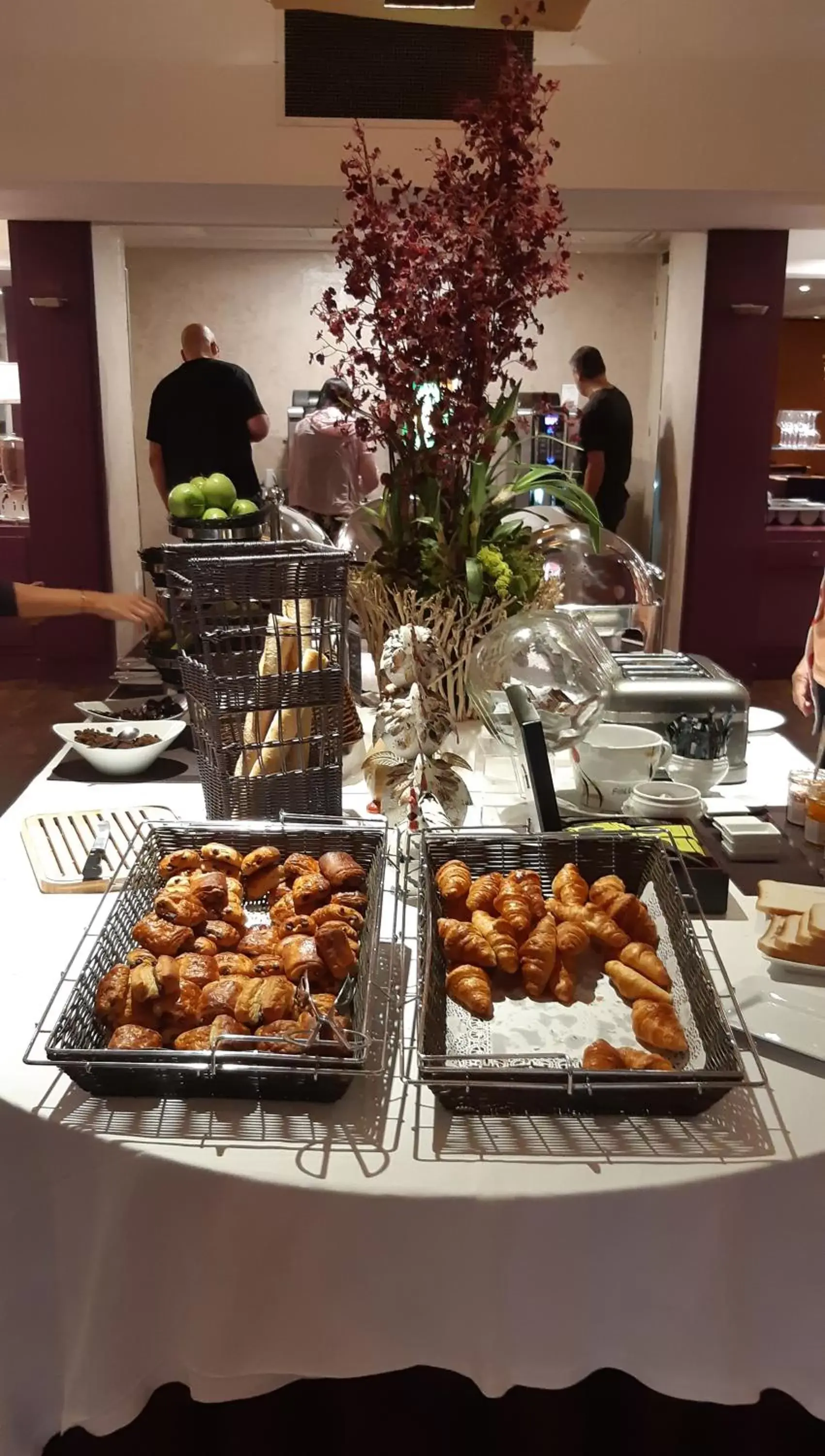 Buffet breakfast in Hotel Vacances Bleues Villa Modigliani