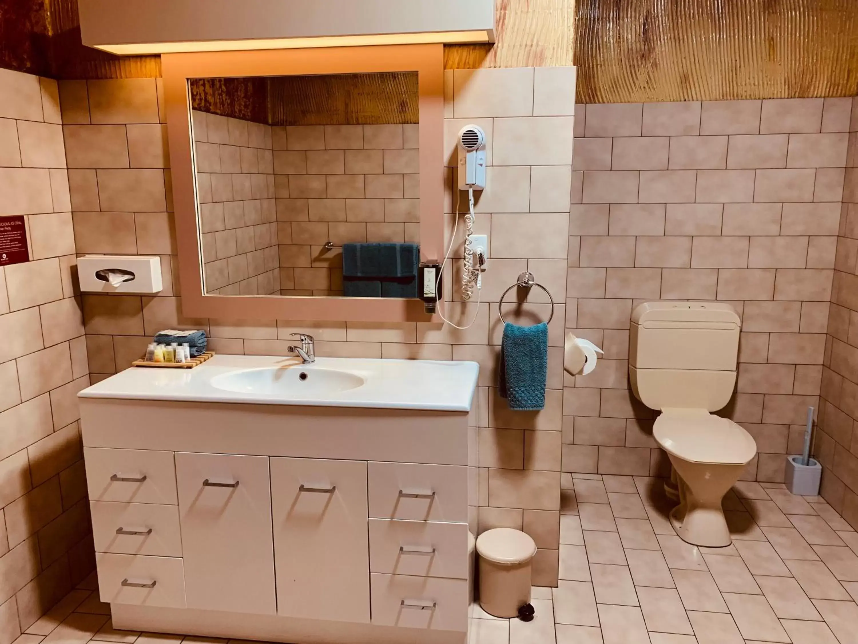 Bathroom in Desert Cave Hotel