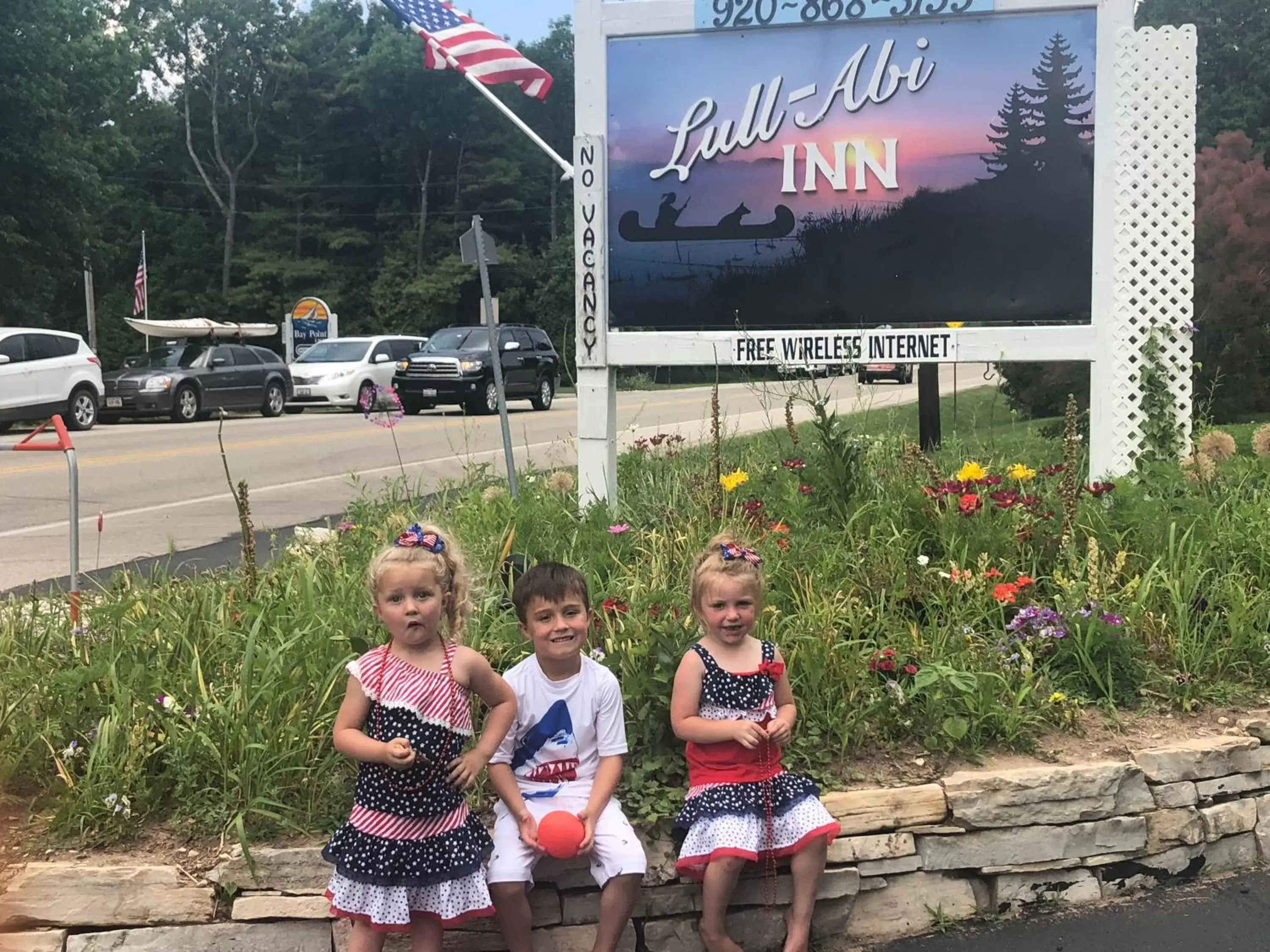 Children in Lull-Abi Inn