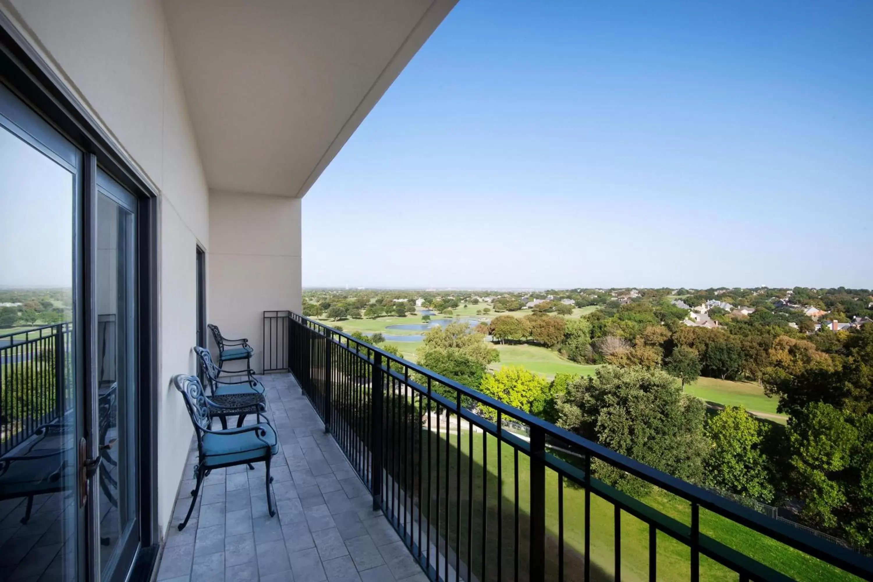 Photo of the whole room, Balcony/Terrace in The Westin Dallas Stonebriar Golf Resort & Spa