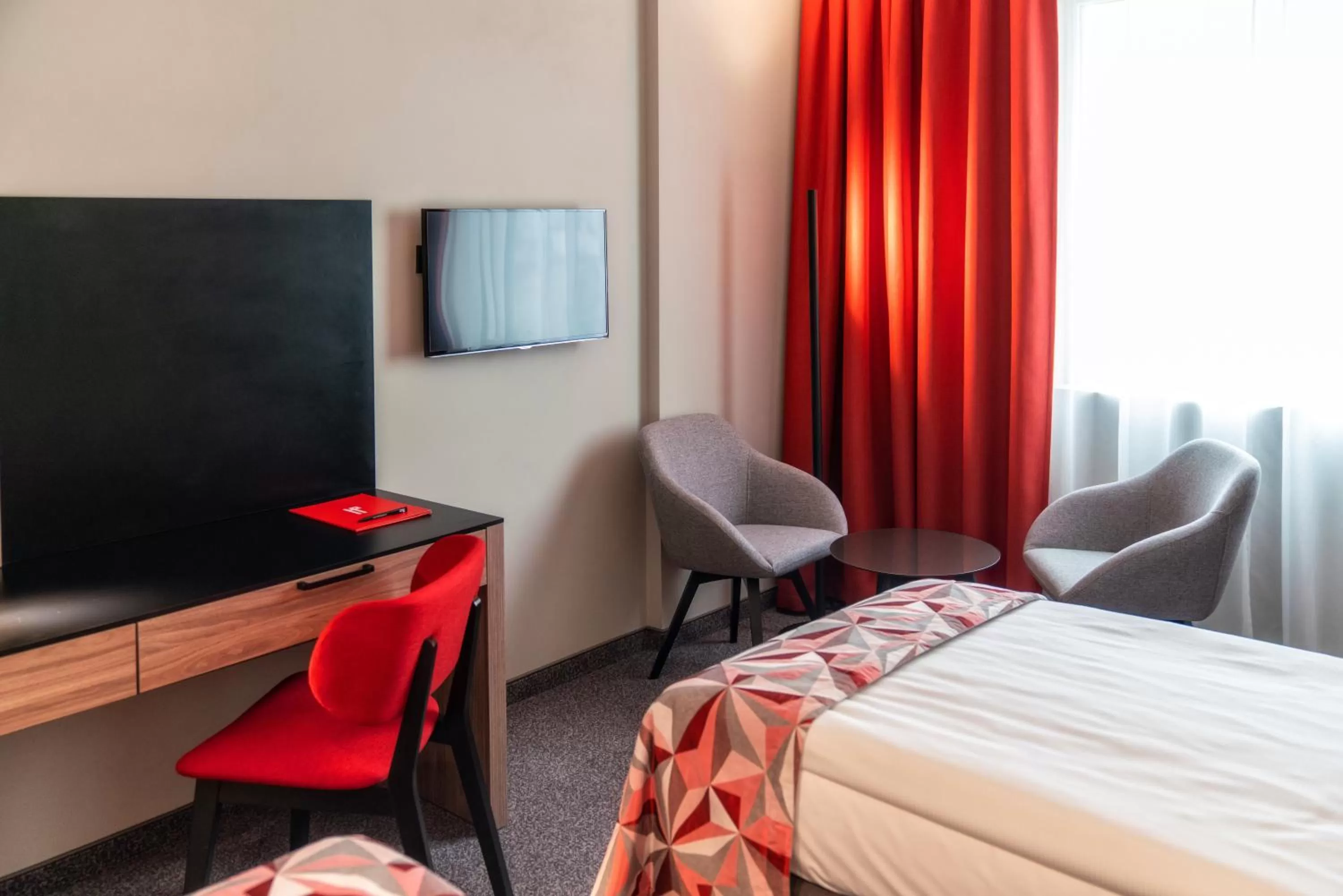 Bed in HP Park Plaza