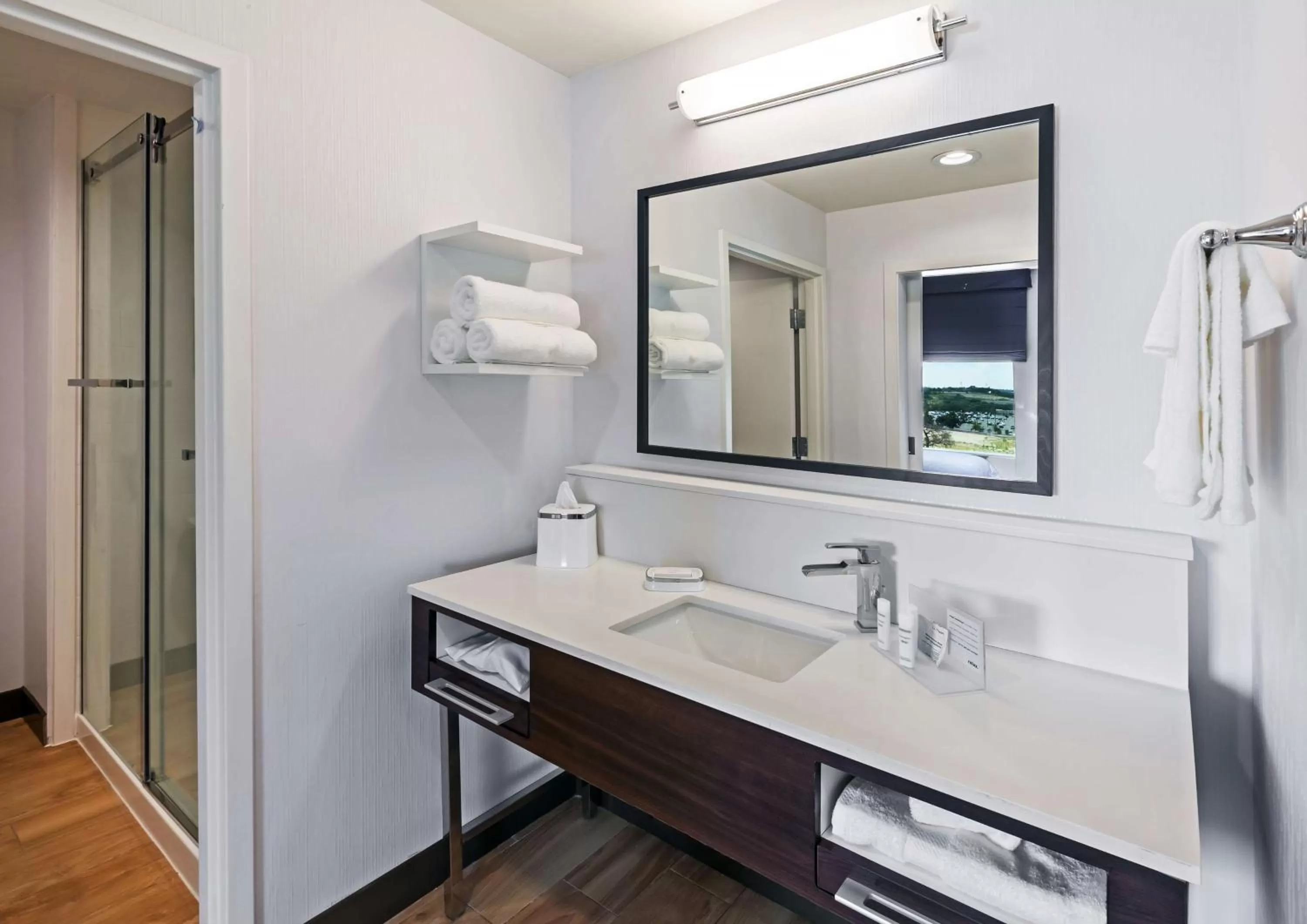 Bathroom in Hampton Inn By Hilton Bulverde Texas Hill Country