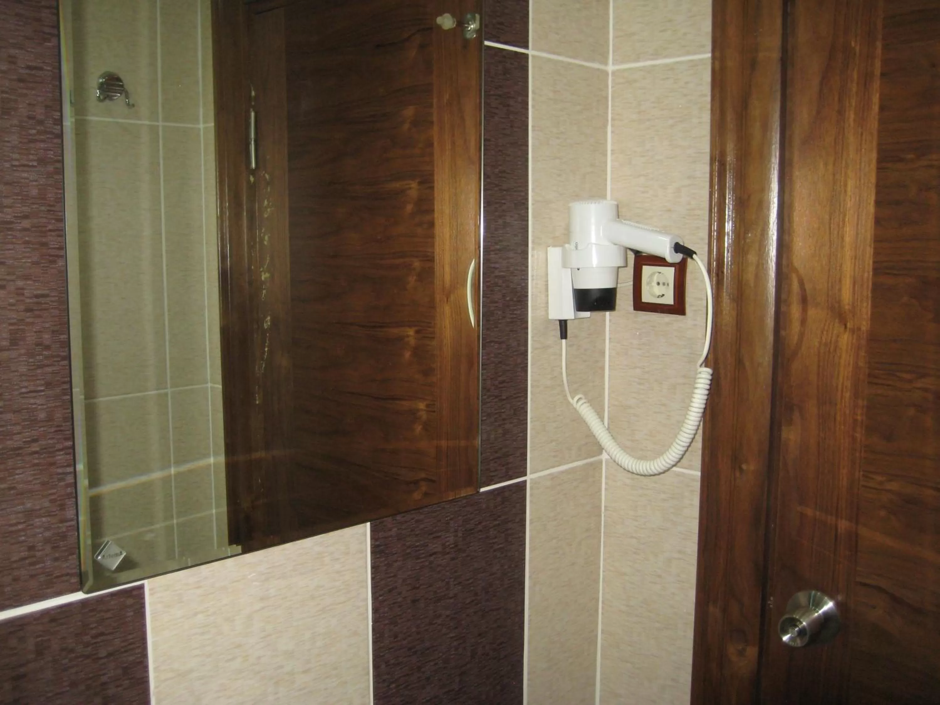 Shower in Miroglu Hotel