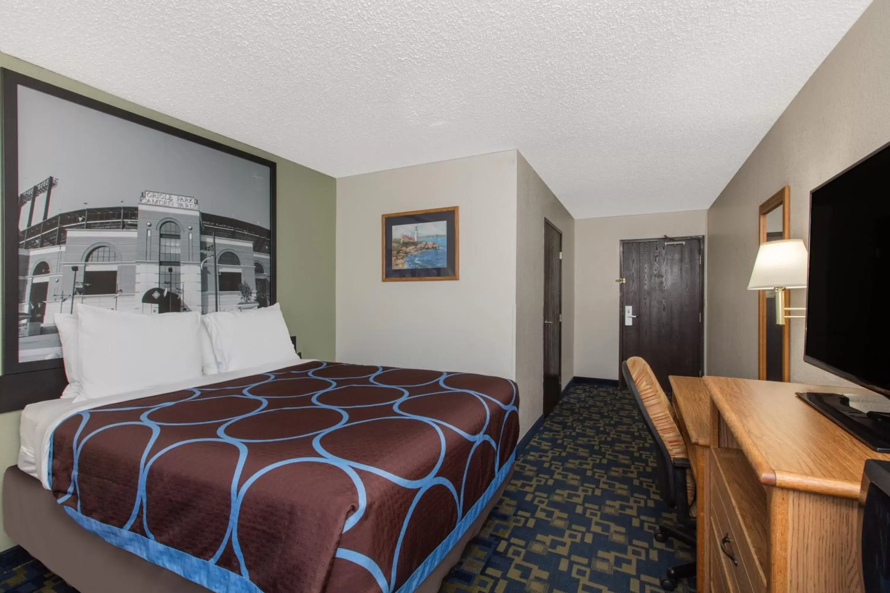 Photo of the whole room, Bed in Super 8 by Wyndham Aberdeen MD