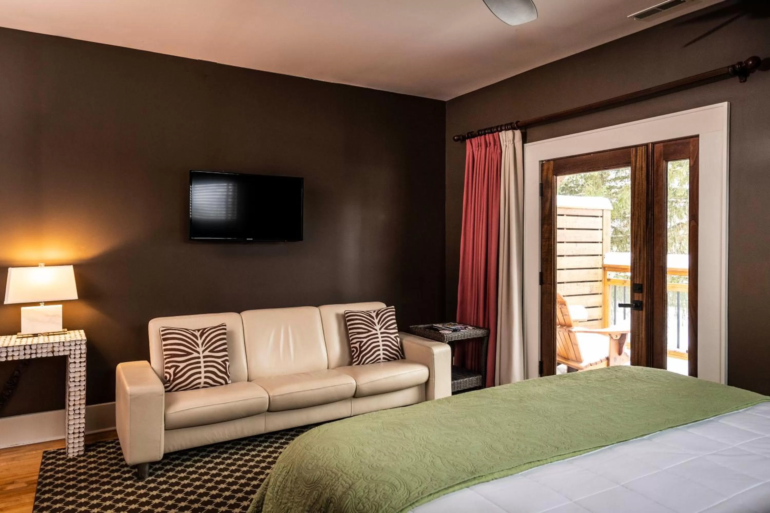 Photo of the whole room, Bed in Hotel Broad Ripple