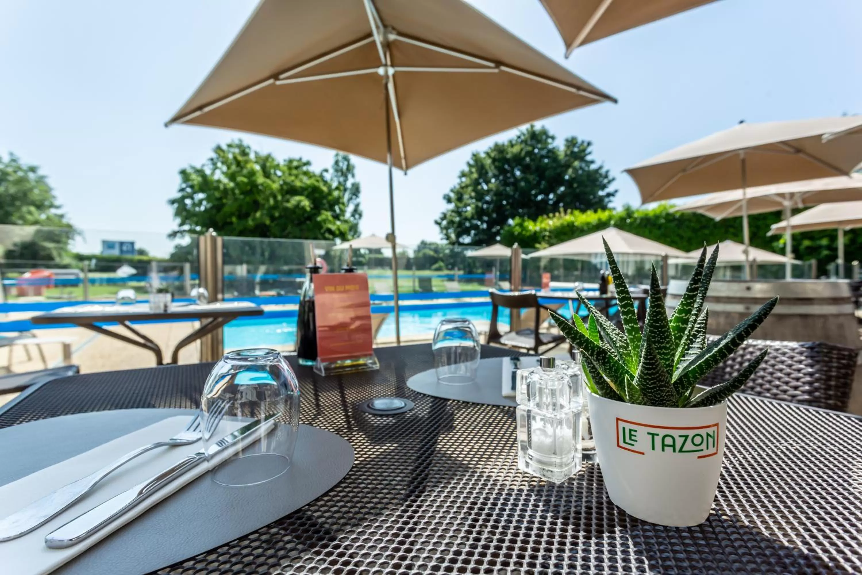 Patio in Novotel Bourges