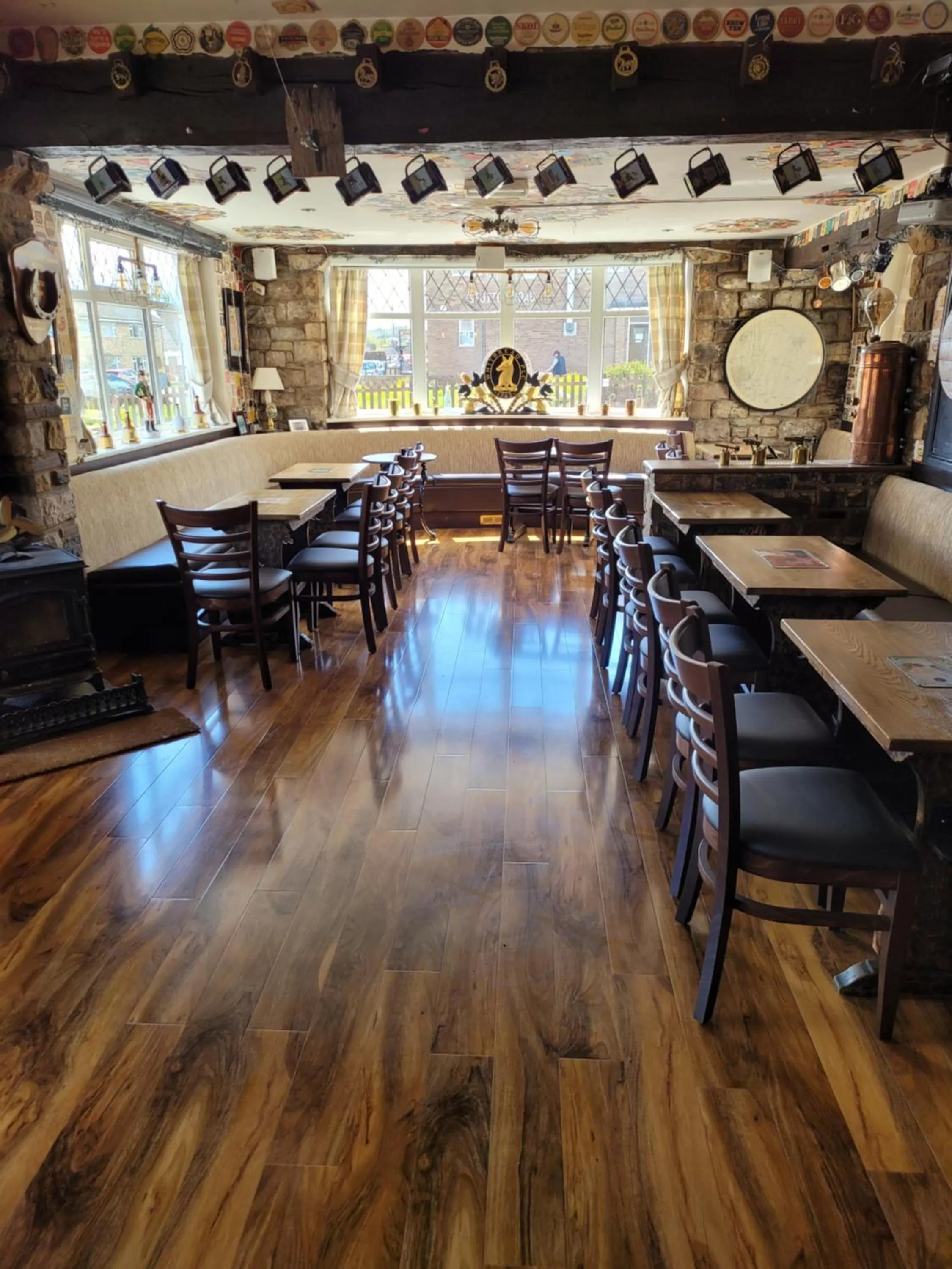 the jackdaw pub SELF CATERING STATIC CARAVAN free breakfast supplied