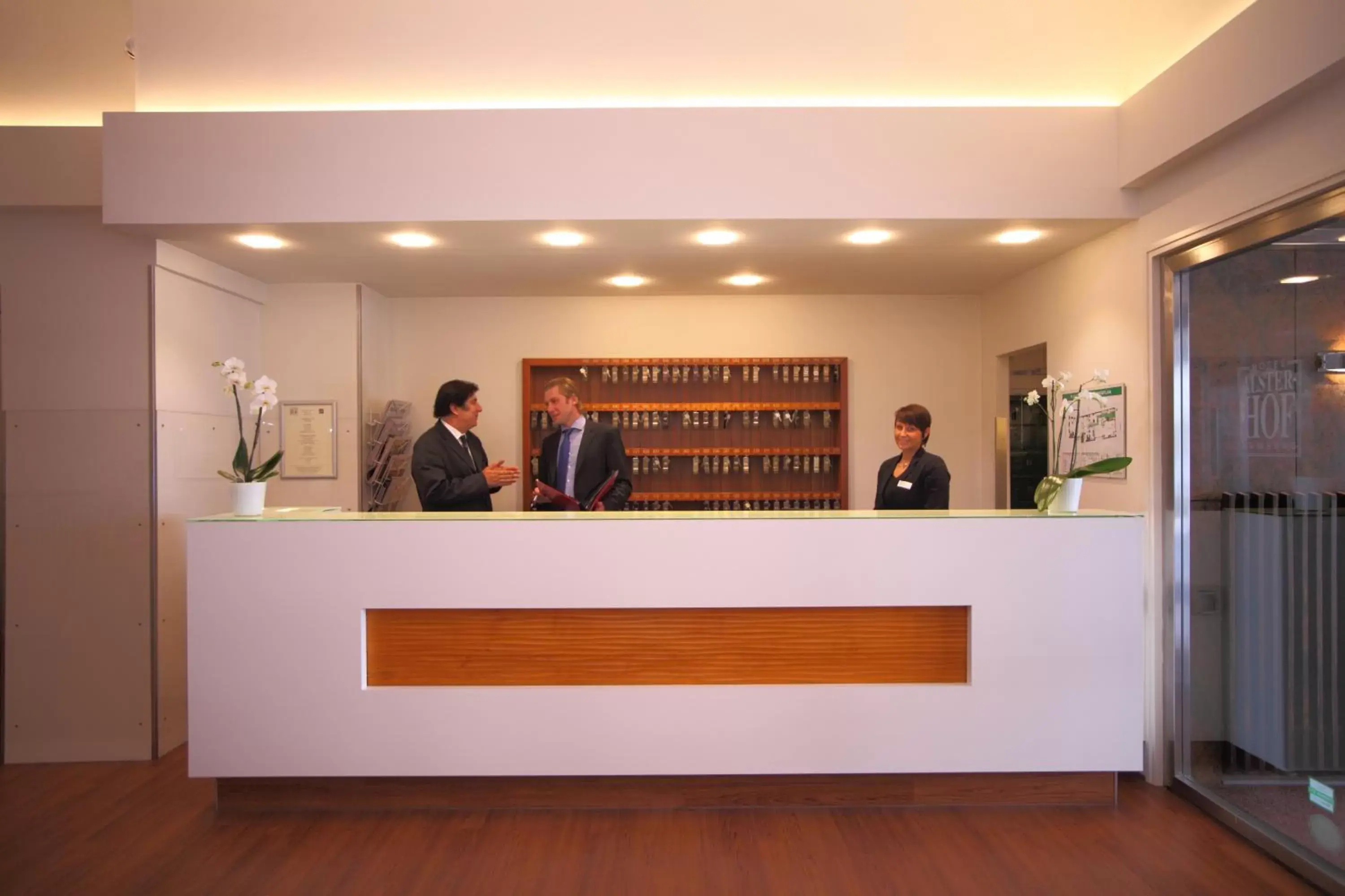 Lobby or reception, Staff in Alster-Hof