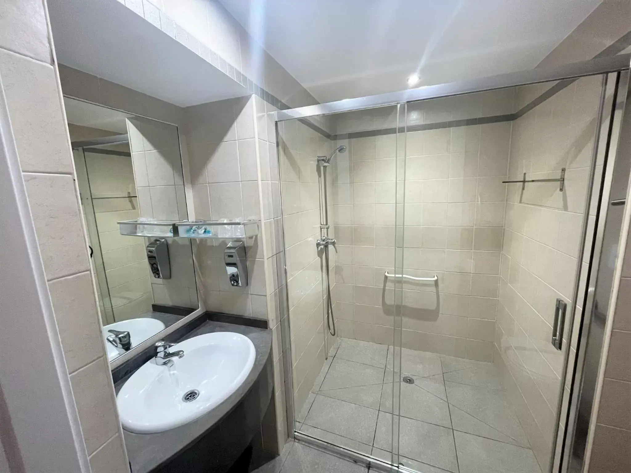 Economy Double Room in Vitium Córdoba Economy Double Room in Vitium Córdoba