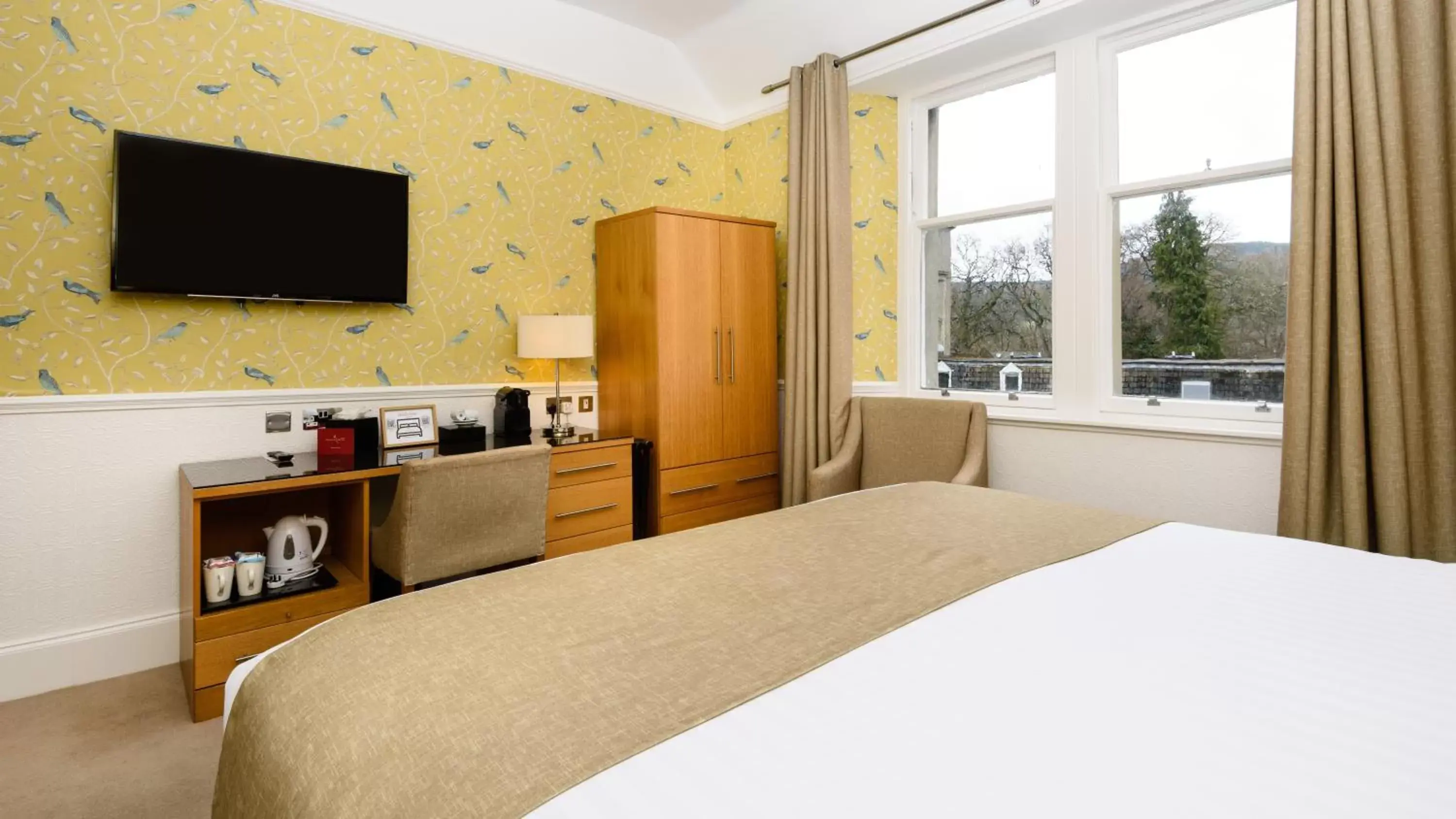 Bedroom, Bed in Fisher's Hotel