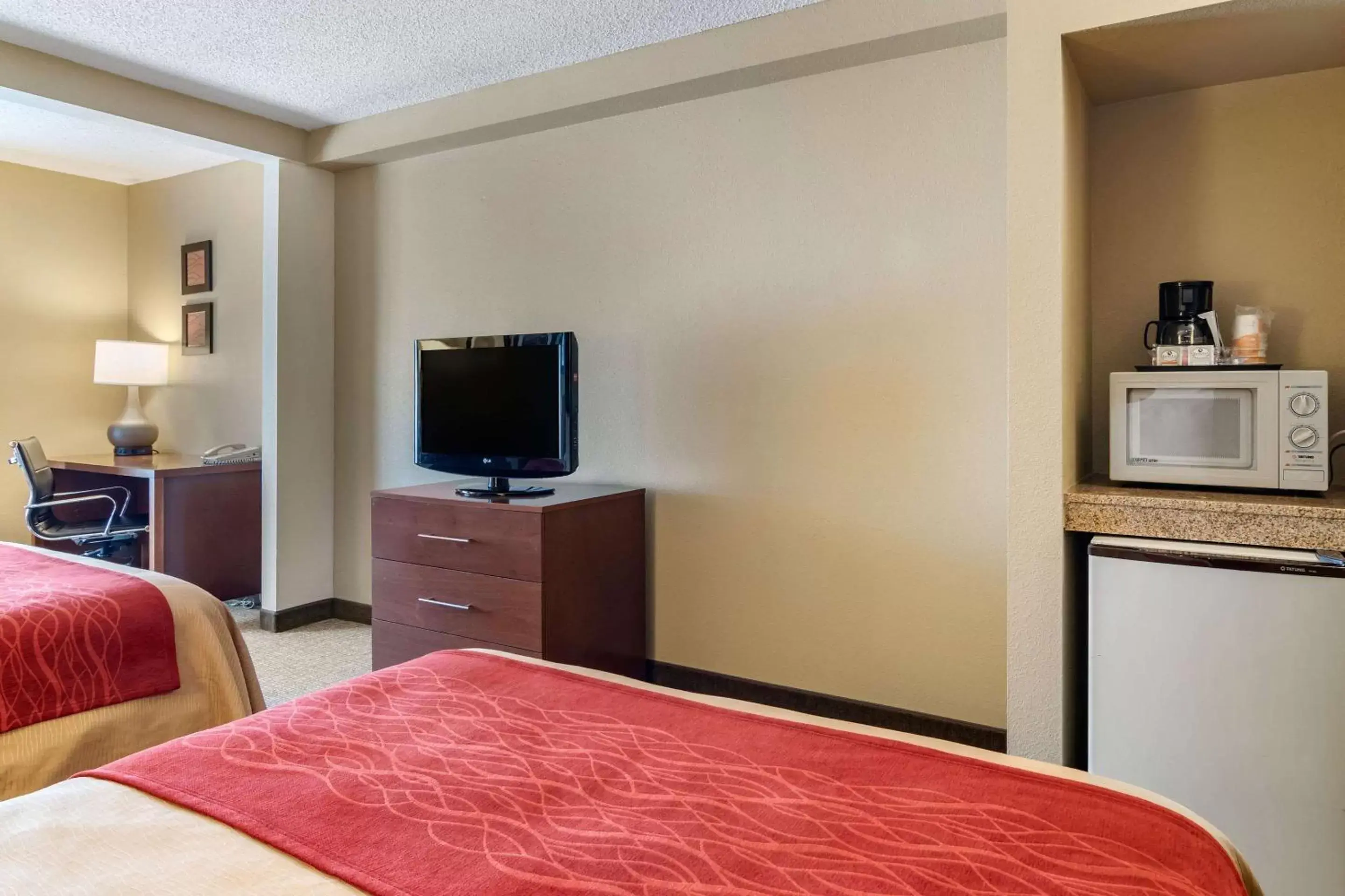 Photo of the whole room, TV/Entertainment Center in Comfort Inn and Suites