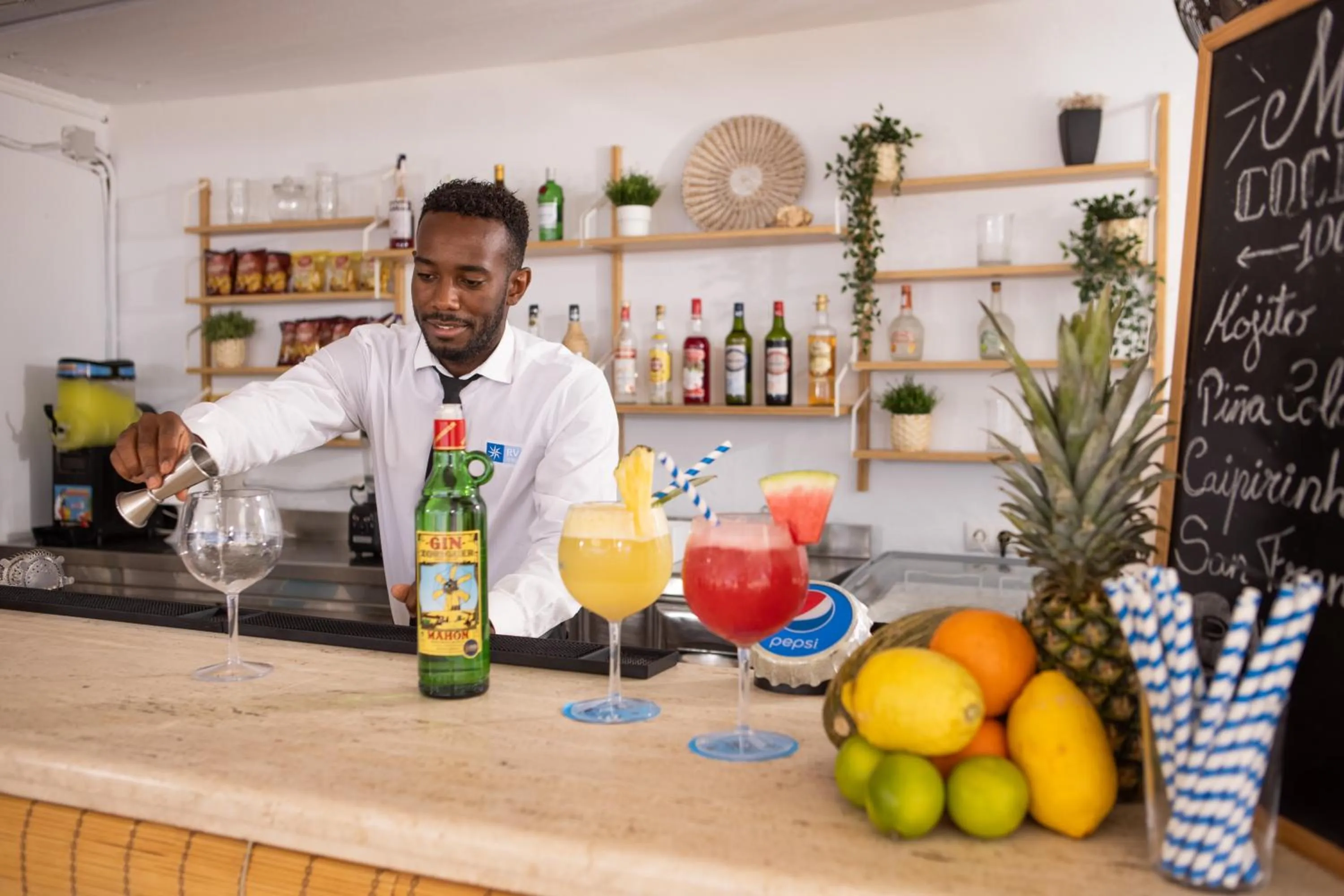 Lounge or bar in RVHotels Sea Club Menorca