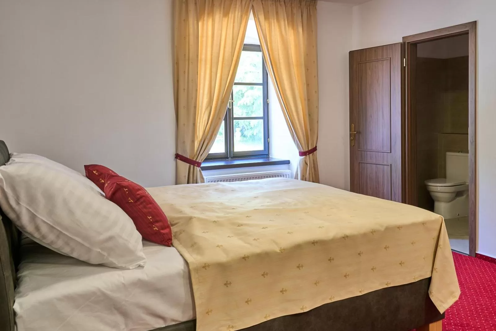 Bed in Vila Lovců králových