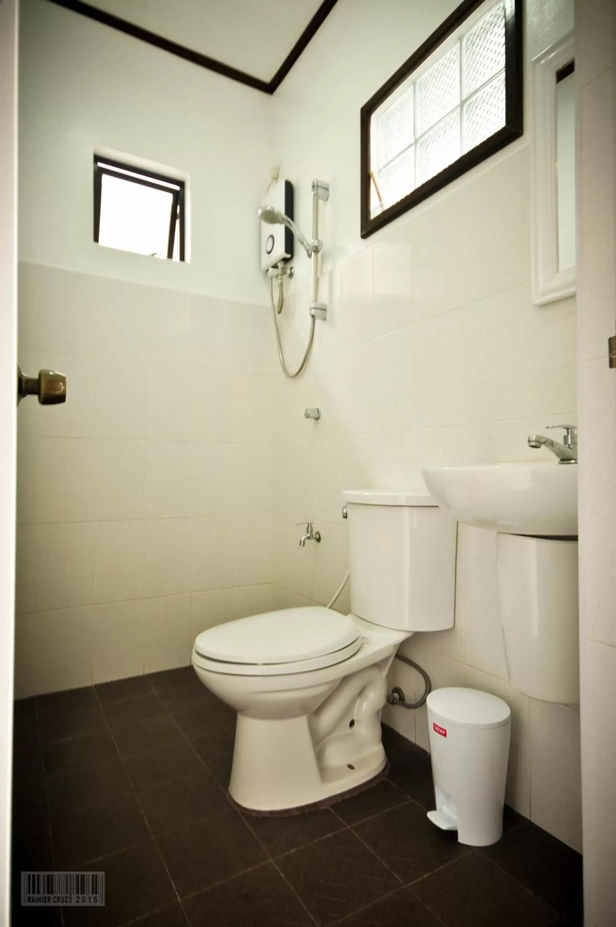 Bathroom in Cleon Villas Pension