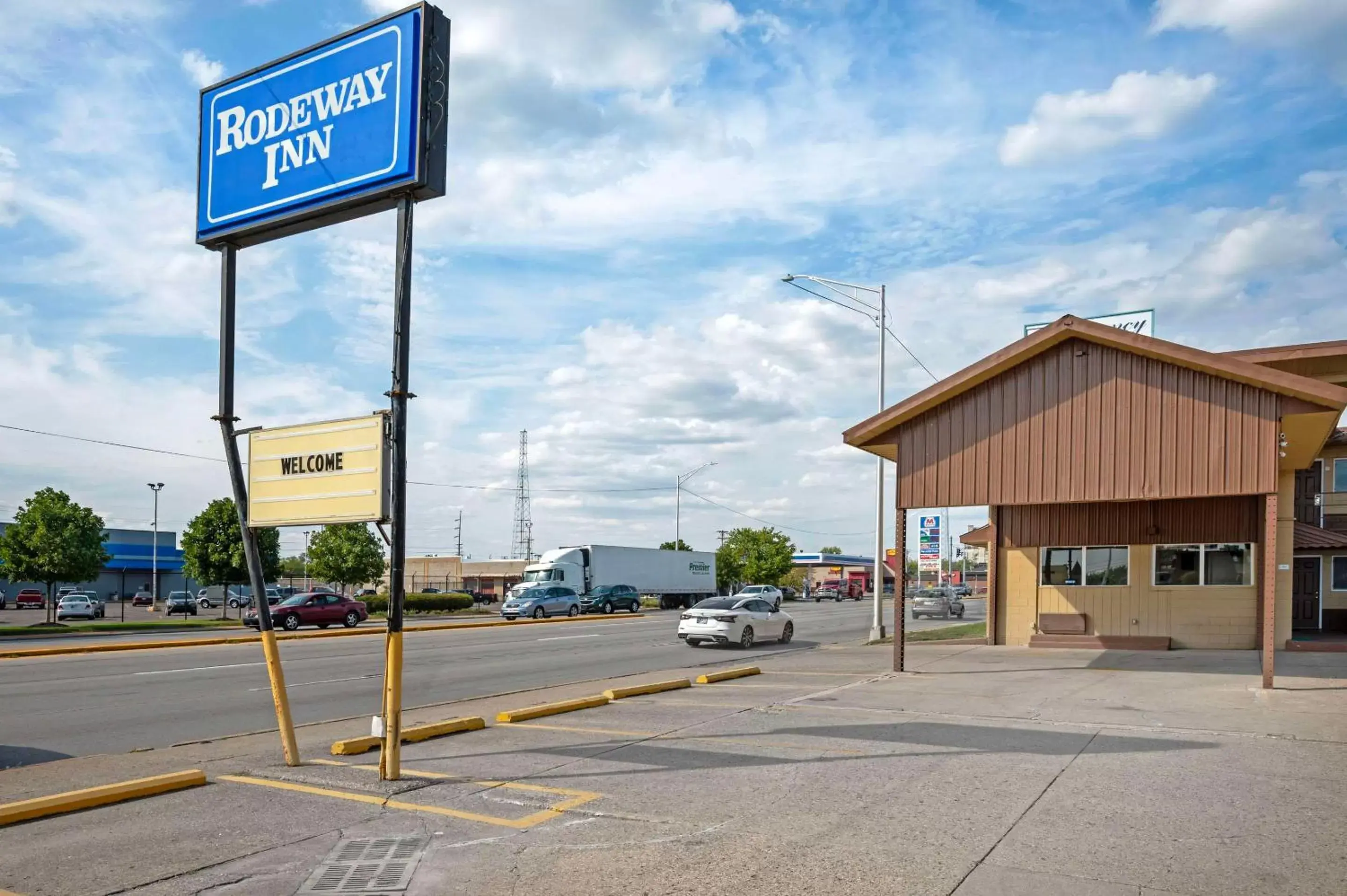 Property building in Rodeway Inn Terre Haute