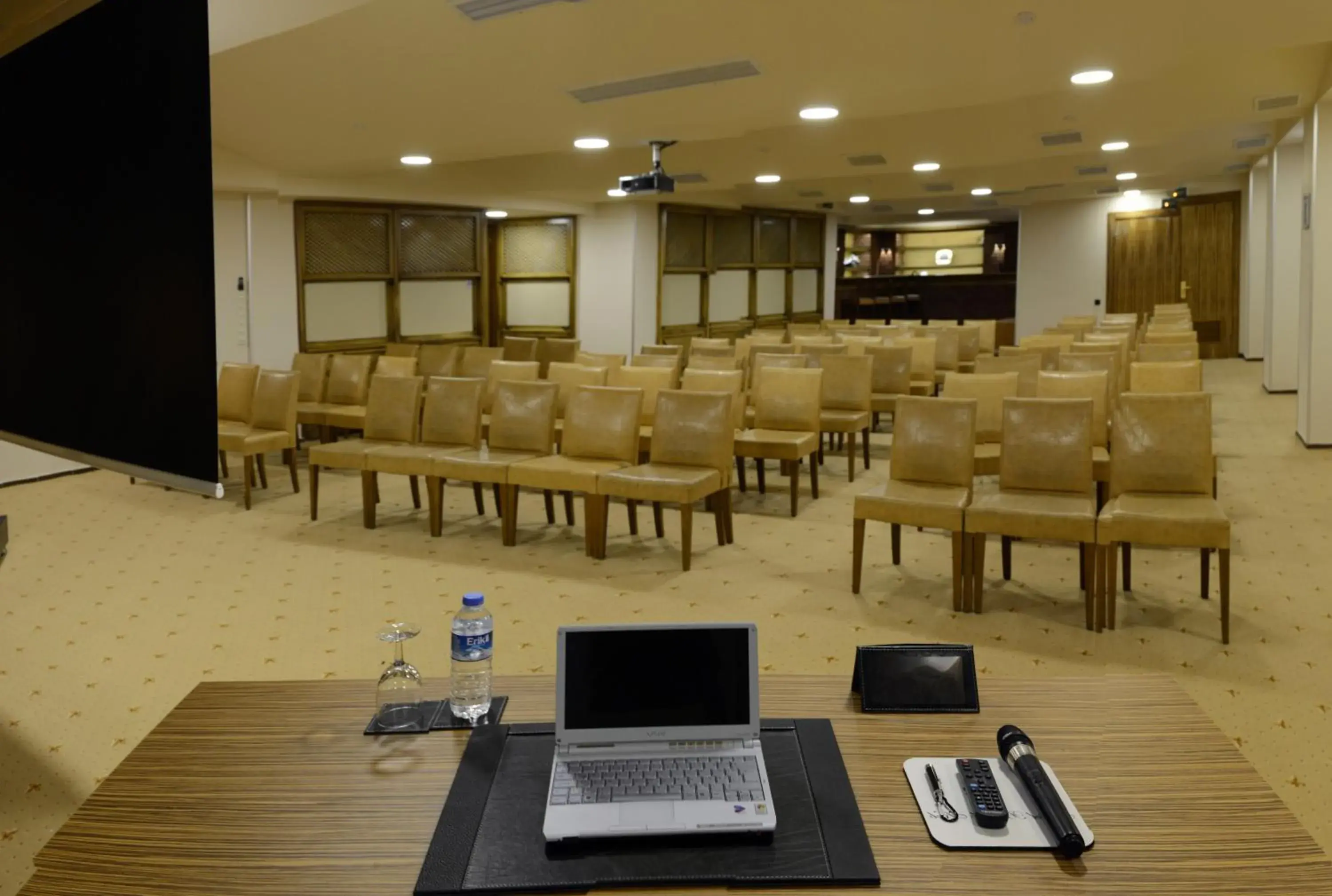 Business facilities, Business Area/Conference Room in Hotel Buyuk Keban