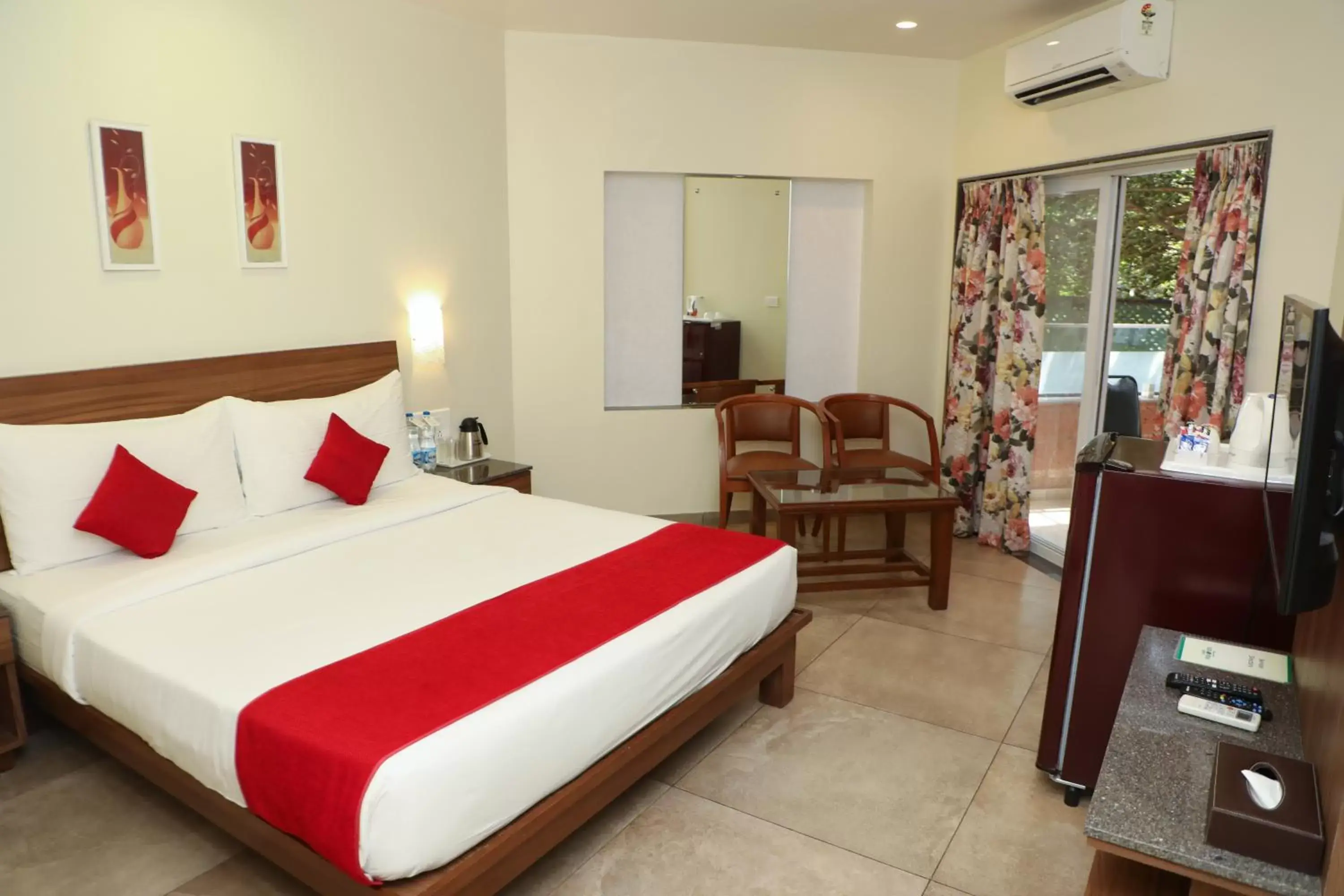 Photo of the whole room in Bella Vista Mahabaleshwar Photo of the whole room in Bella Vista Mahabaleshwar