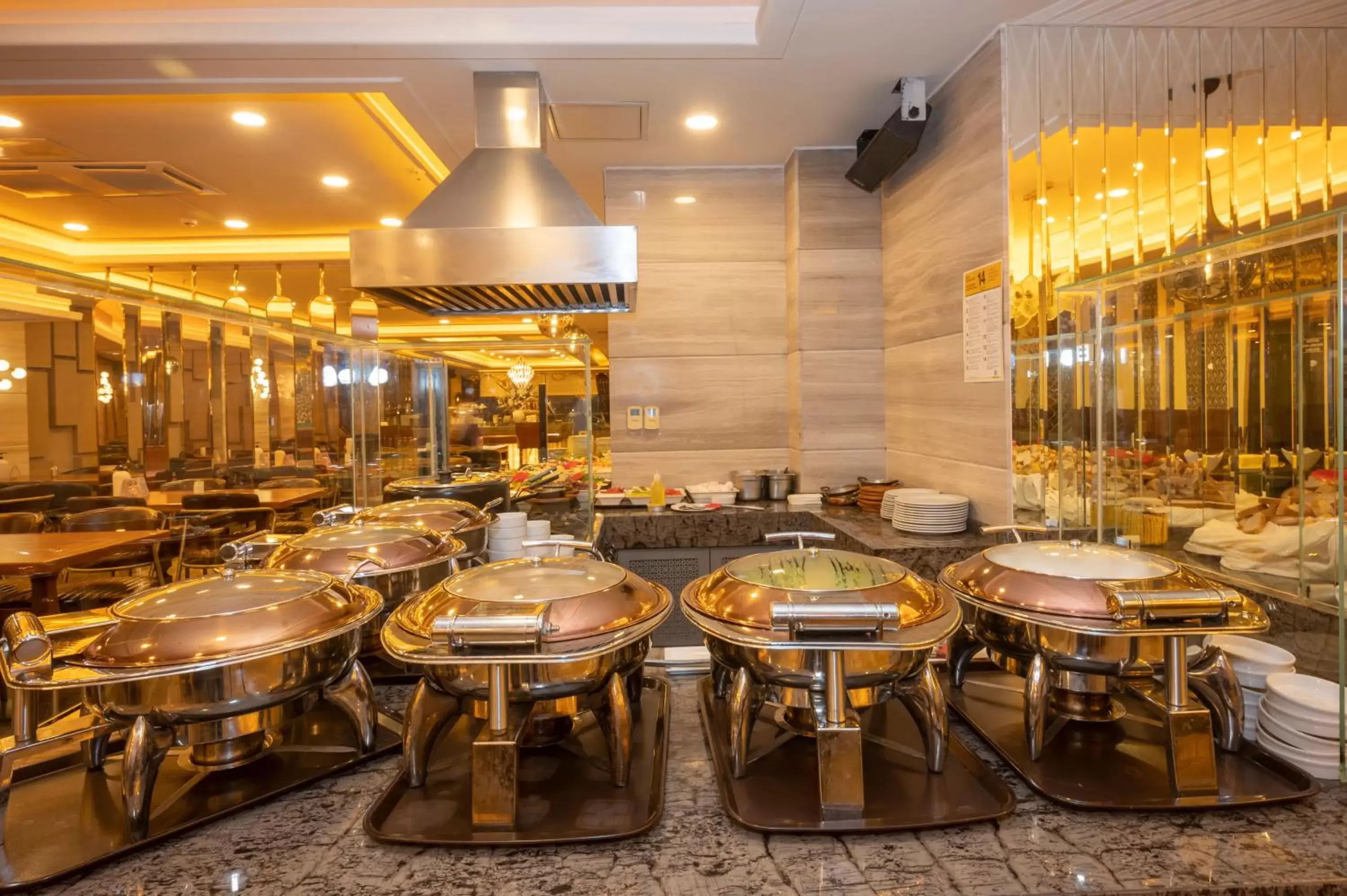 Restaurant/places to eat in Ramada By Wyndham Istanbul Pera Taksim Restaurant/places to eat in Ramada By Wyndham Istanbul Pera Taksim