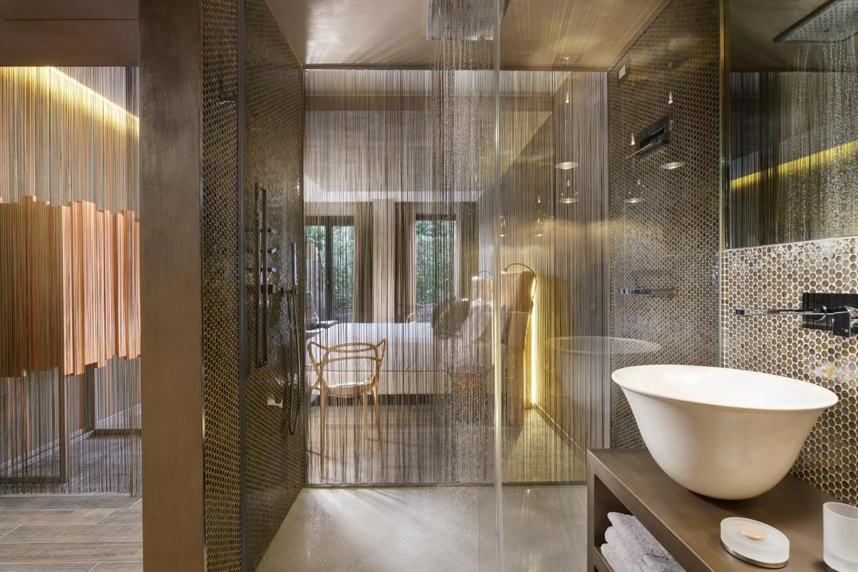 Shower, Bathroom in Milan Suite Hotel