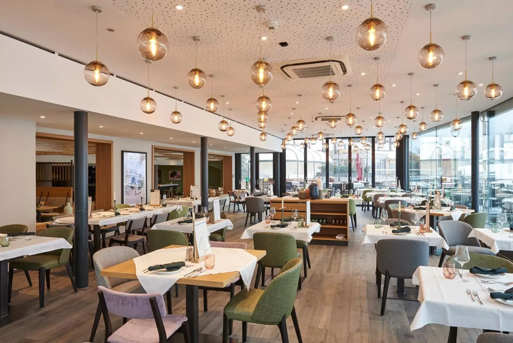 Restaurant/places to eat in Mountains Hotel Restaurant/places to eat in Mountains Hotel