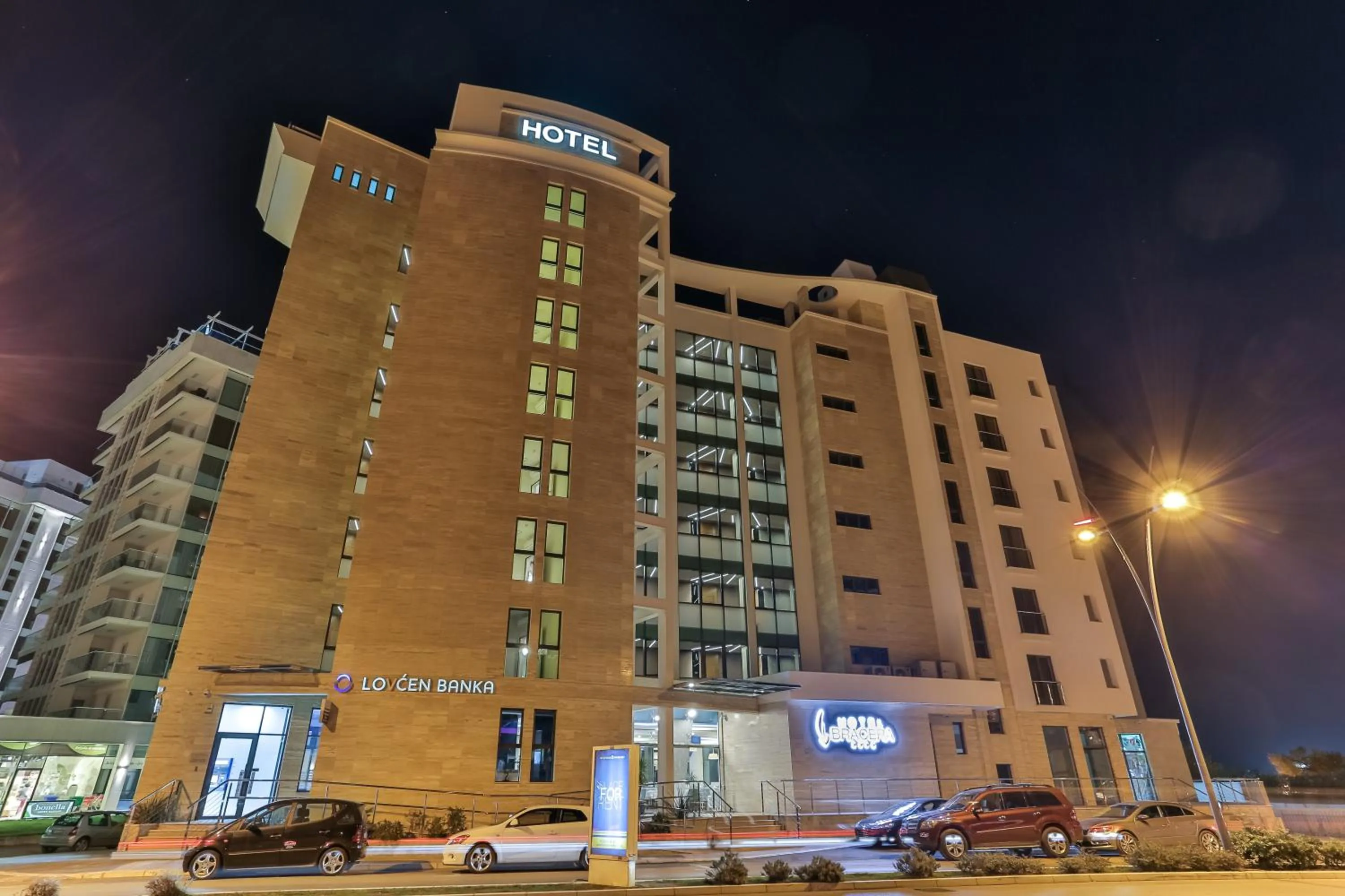 Property building in Hotel Bracera