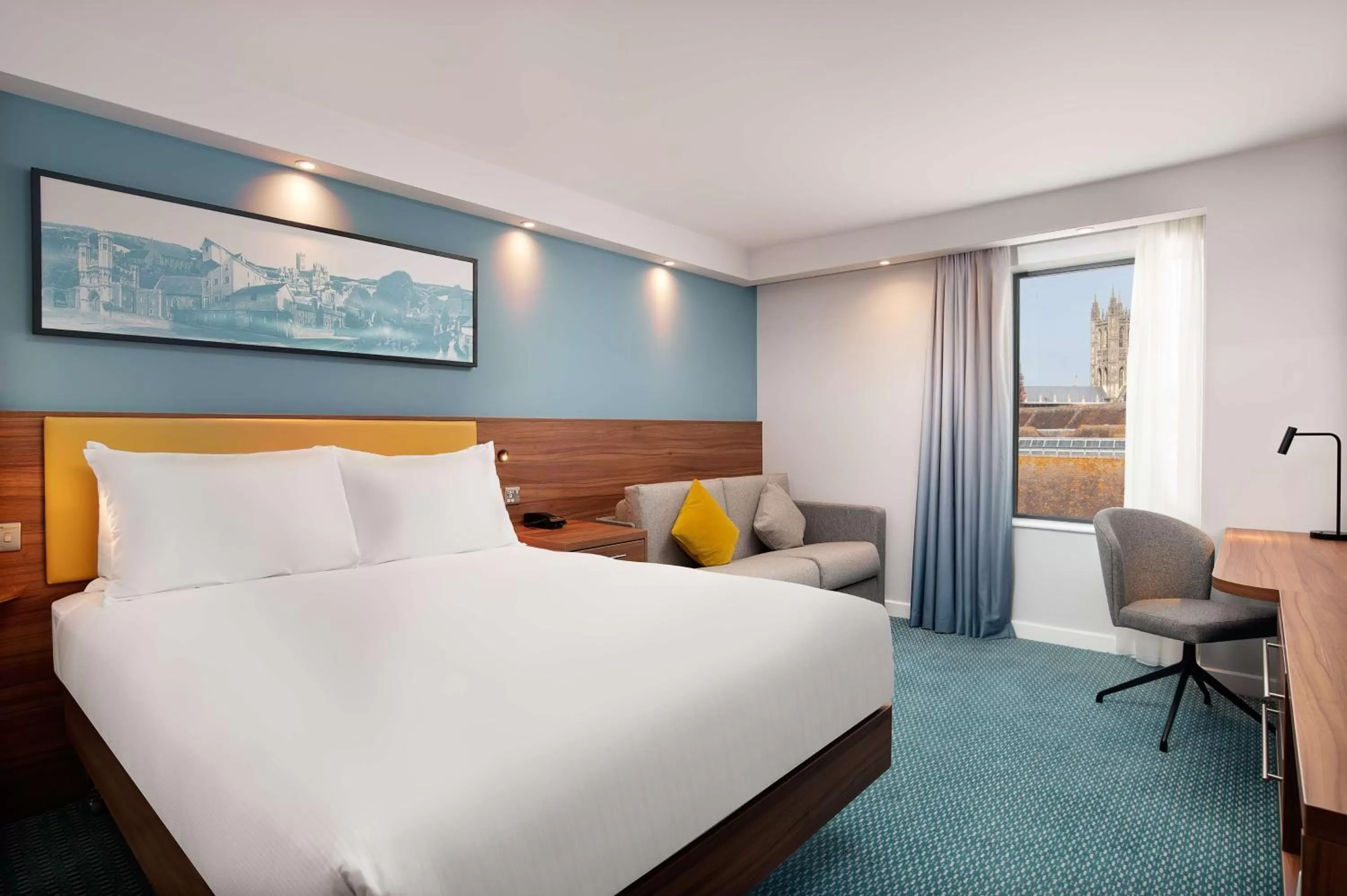 Living room, Bed in Hampton by Hilton Canterbury