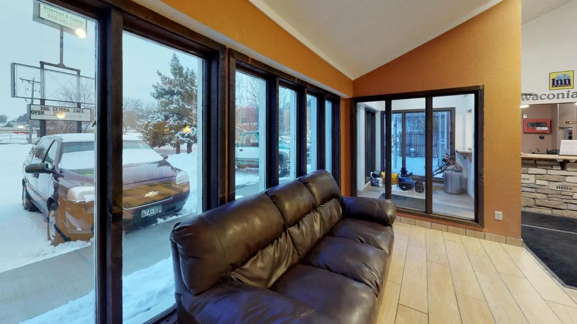 Seating Area in Waconia Inn and Suites