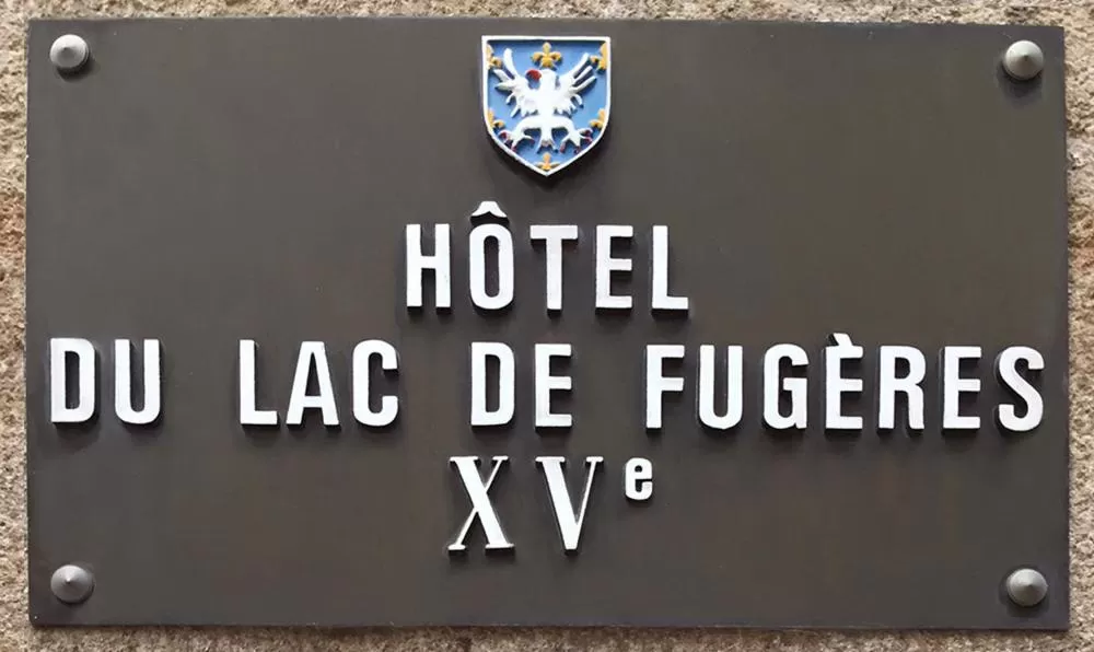 Property logo or sign in La Demeure du Lac de Fugeres