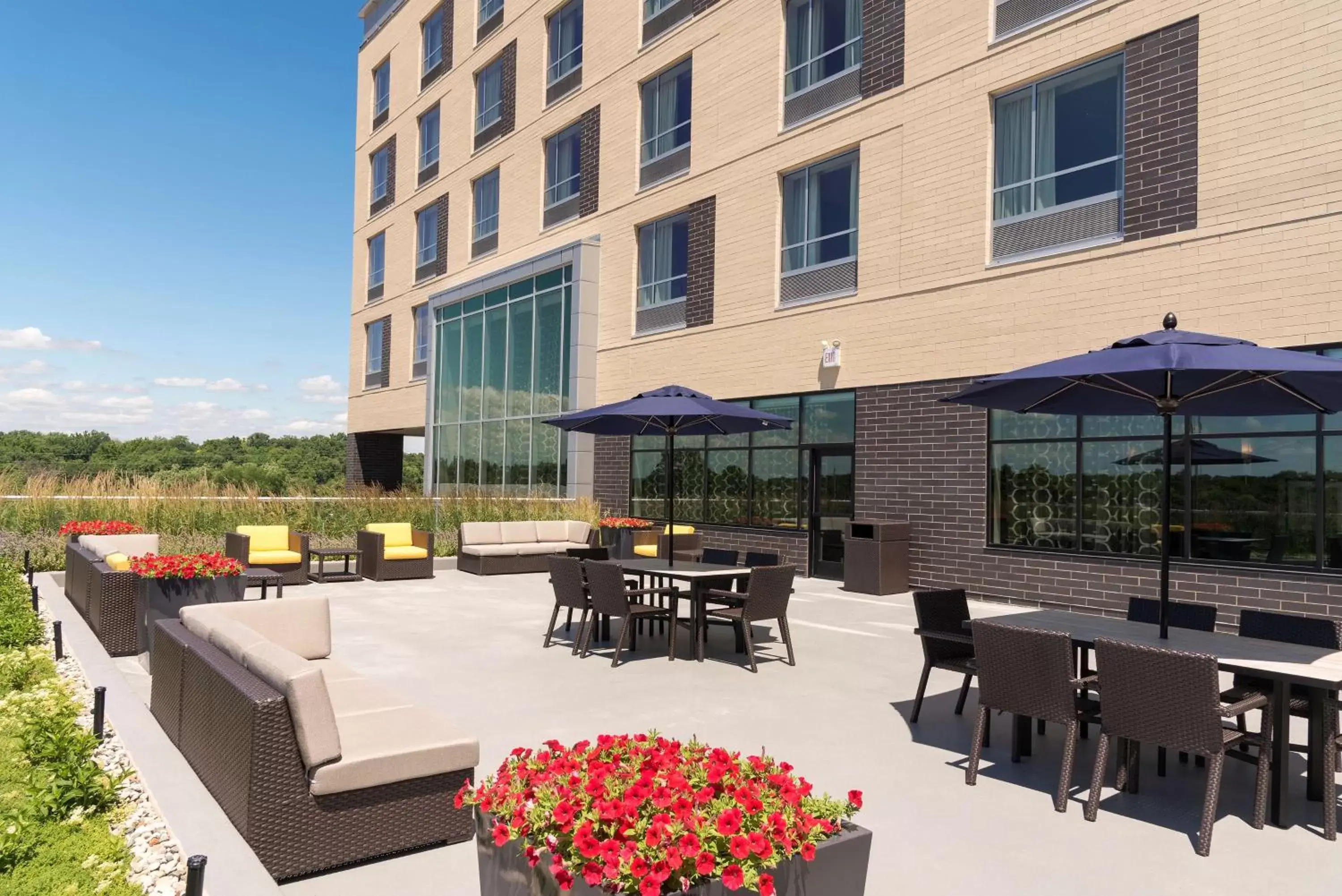 Patio, Patio/Outdoor Area in Hampton Inn & Suites Grand Rapids Downtown