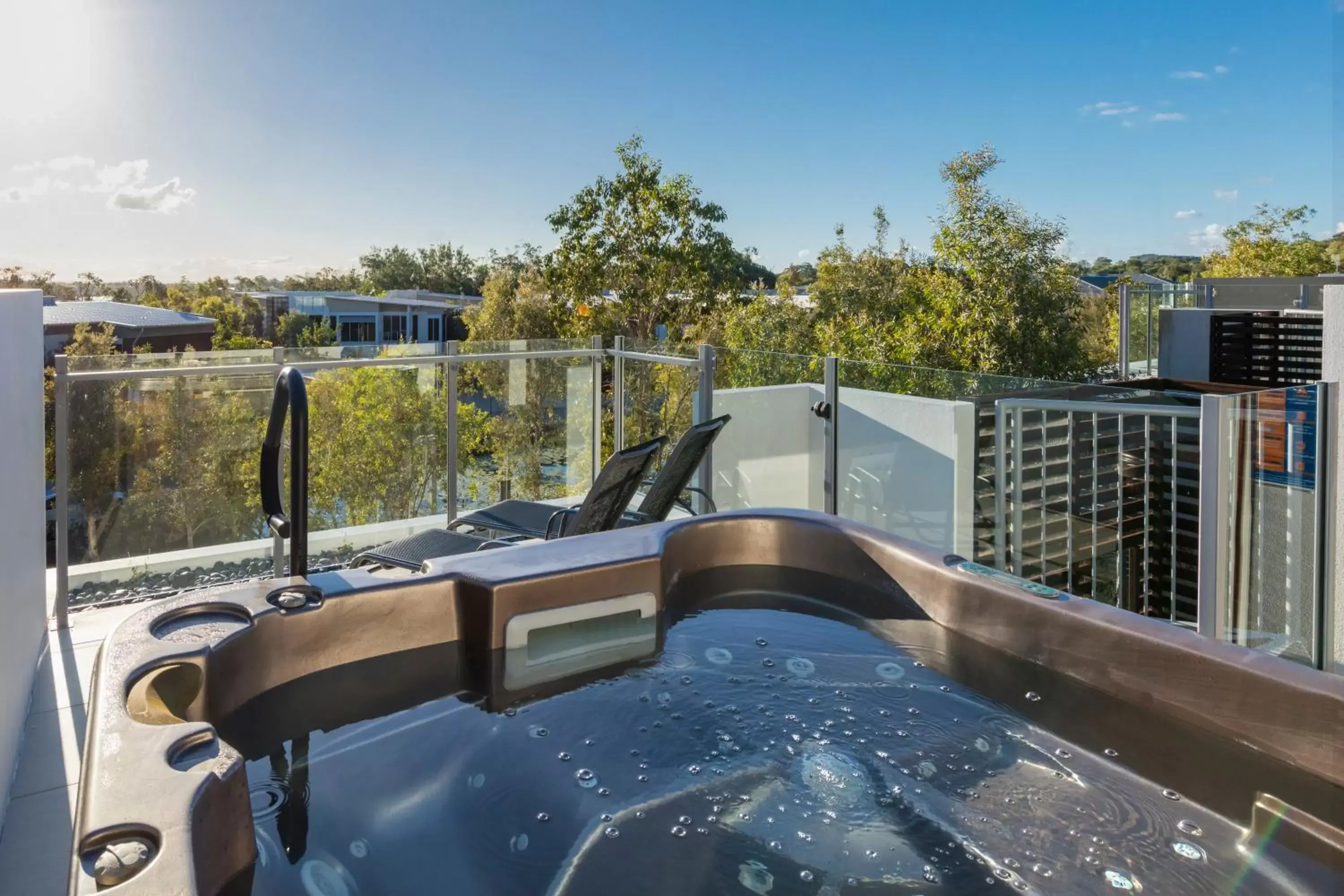 Hot Tub, Swimming Pool in RACV Noosa Resort