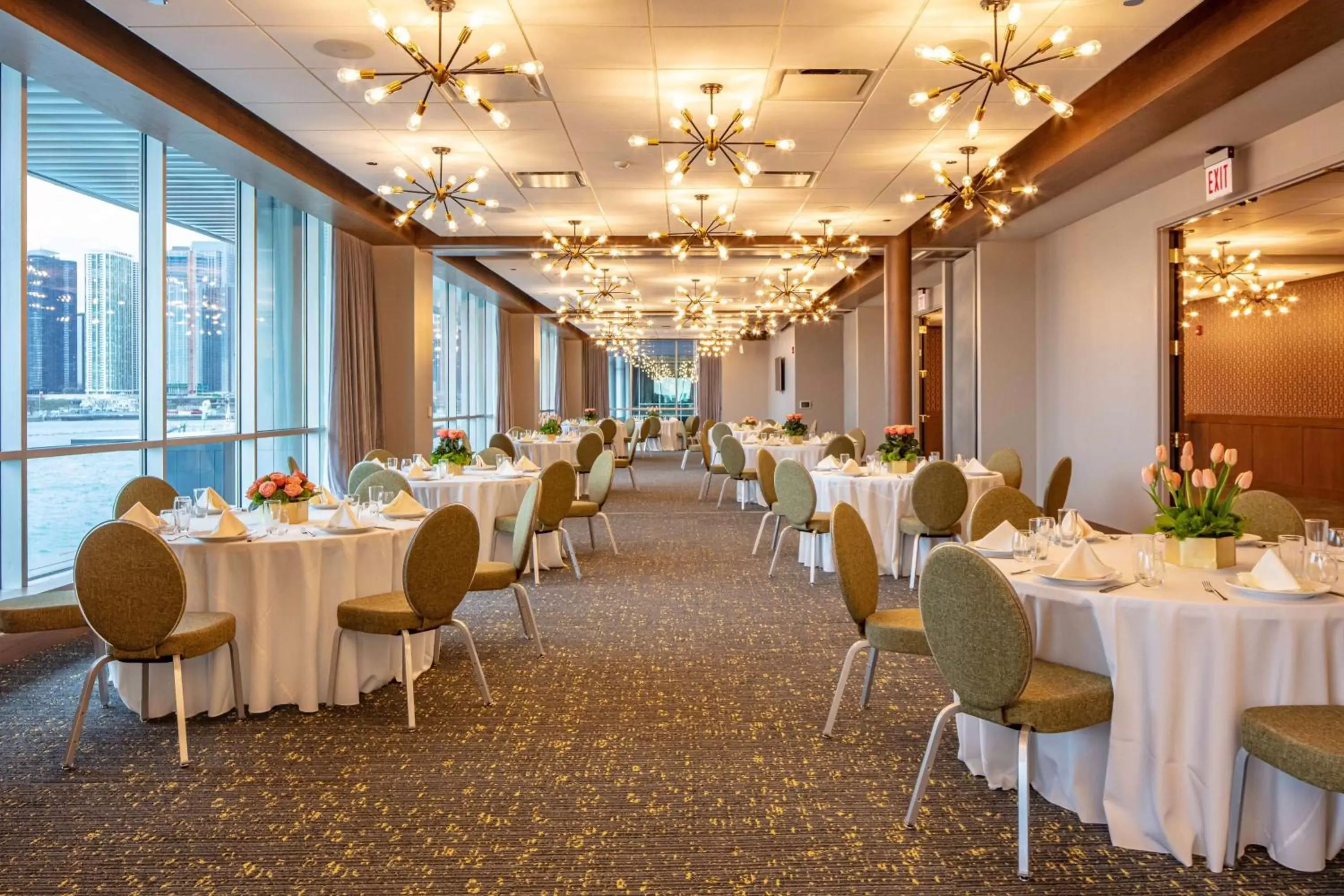 Meeting/conference room, Restaurant/Places to Eat in Sable At Navy Pier Chicago, Curio Collection By Hilton