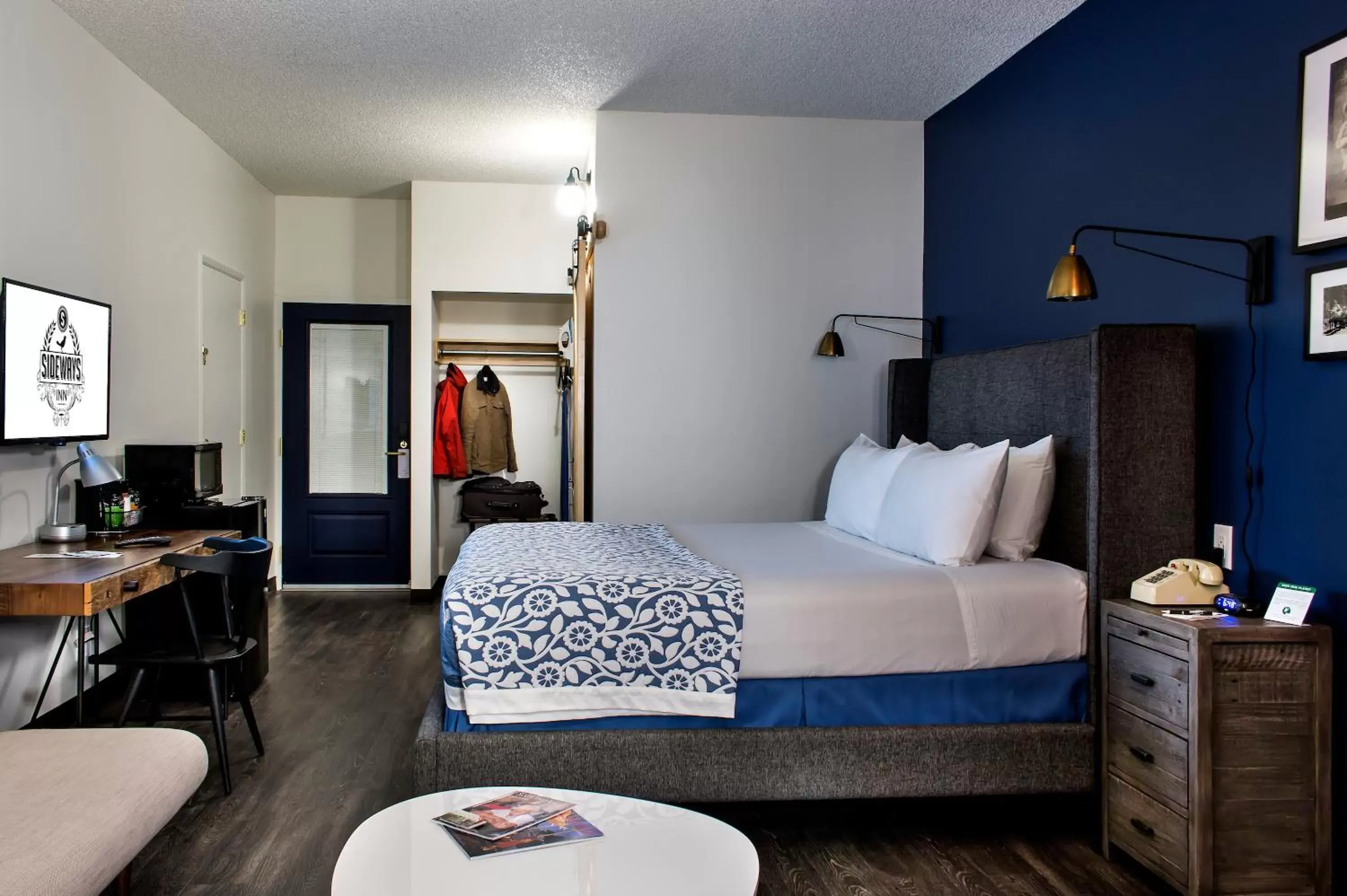 Bedroom, Bed in Sideways Inn Bedroom, Bed in Sideways Inn