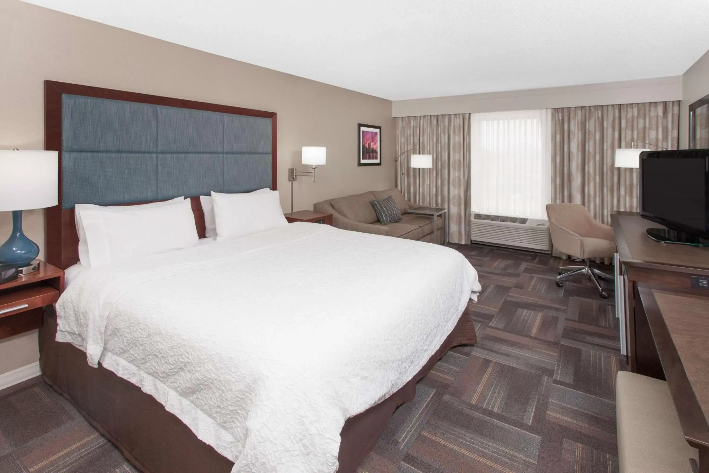 Bedroom, Bed in Hampton Inn & Suites Munster