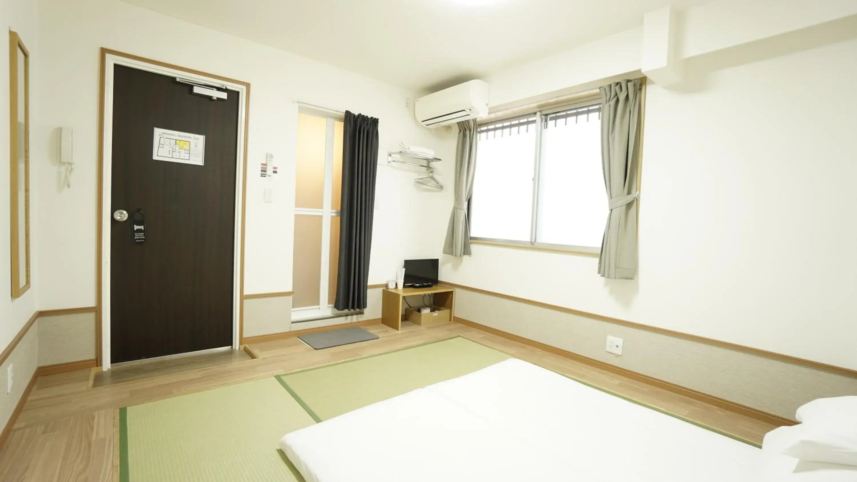 Photo of the whole room, Bed in House Ikebukuro