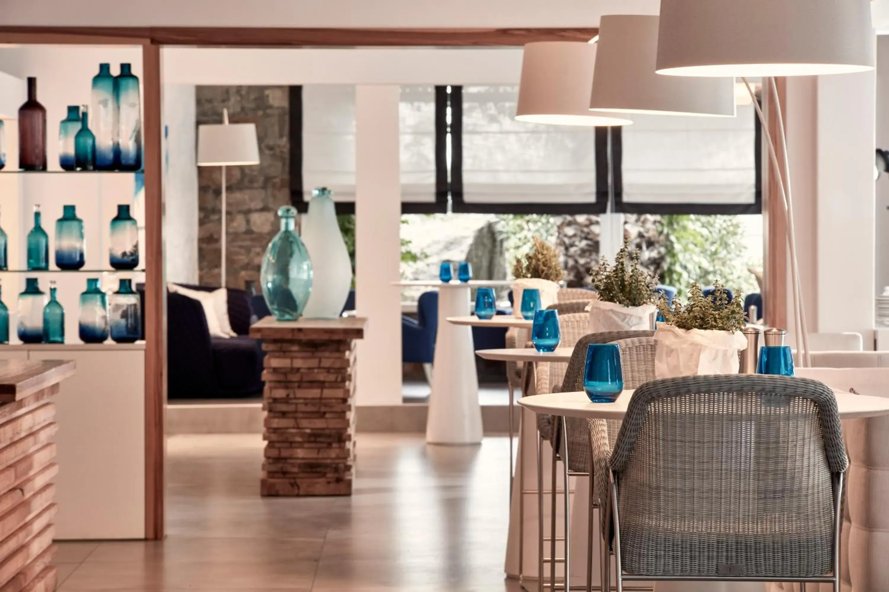 Restaurant/places to eat in Myconian Ambassador Relais & Chateaux Restaurant/places to eat in Myconian Ambassador Relais & Chateaux