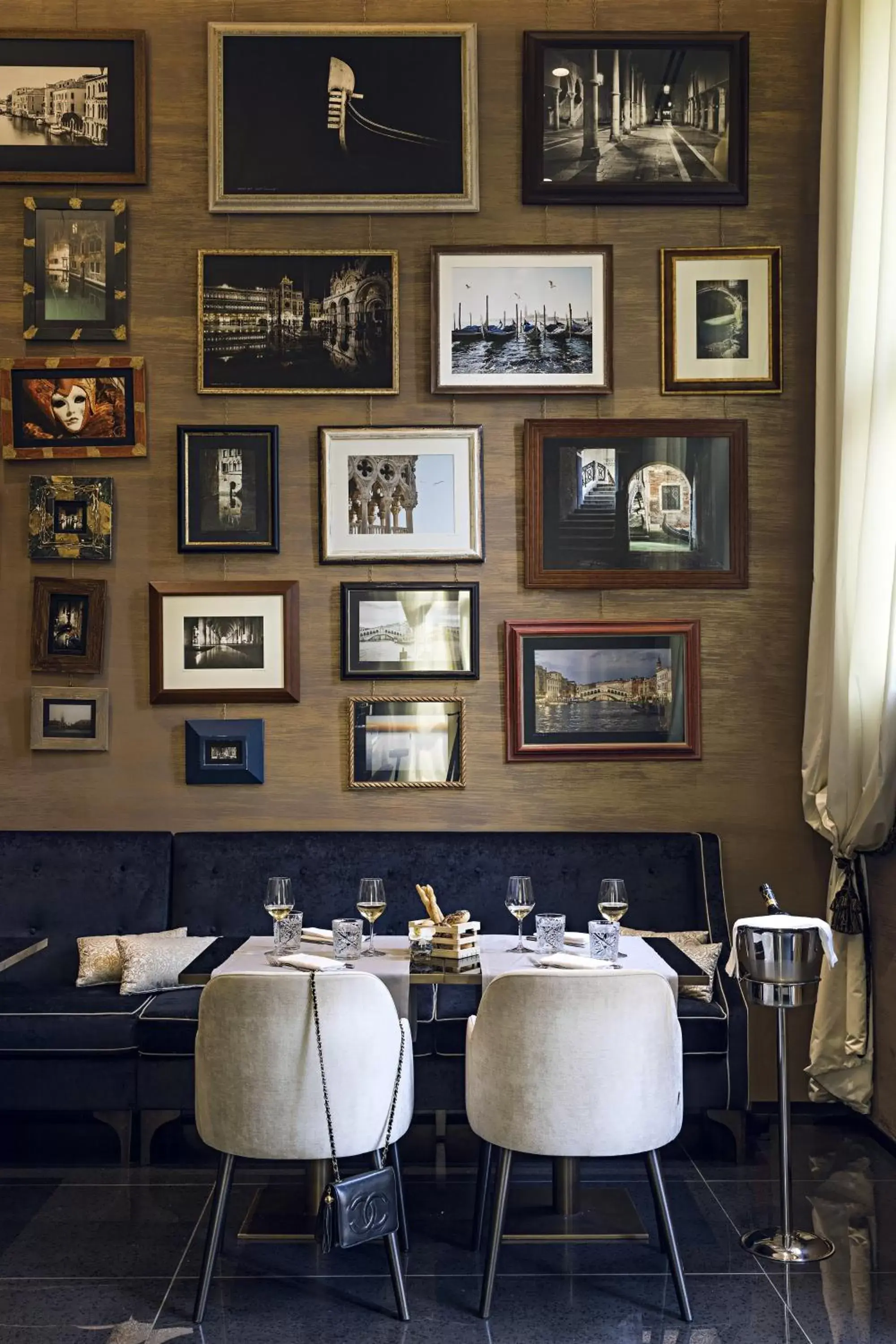 Lounge or bar, Restaurant/Places to Eat in Venice Times Hotel