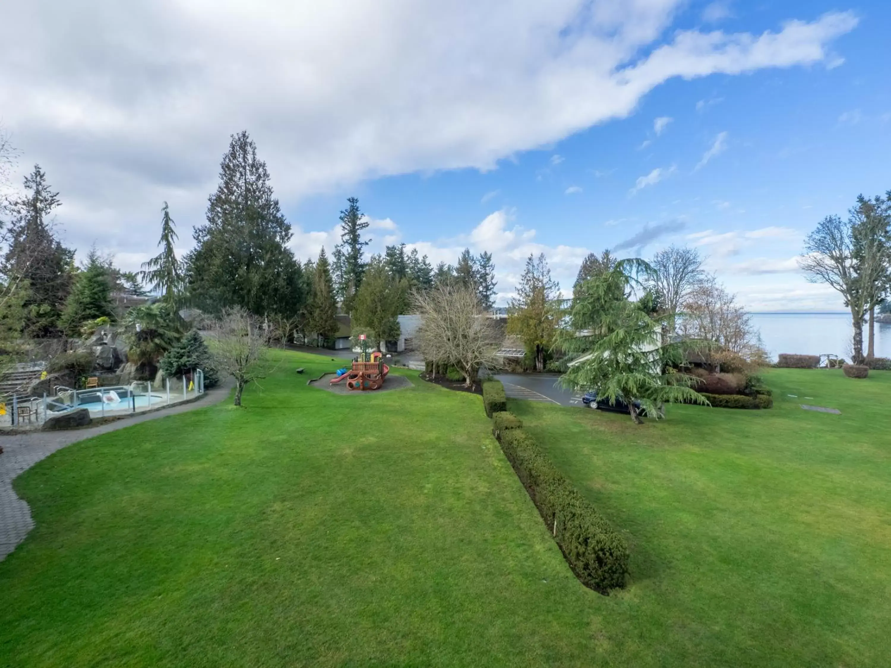 Property building, Garden in Pacific Shores Resort & Spa